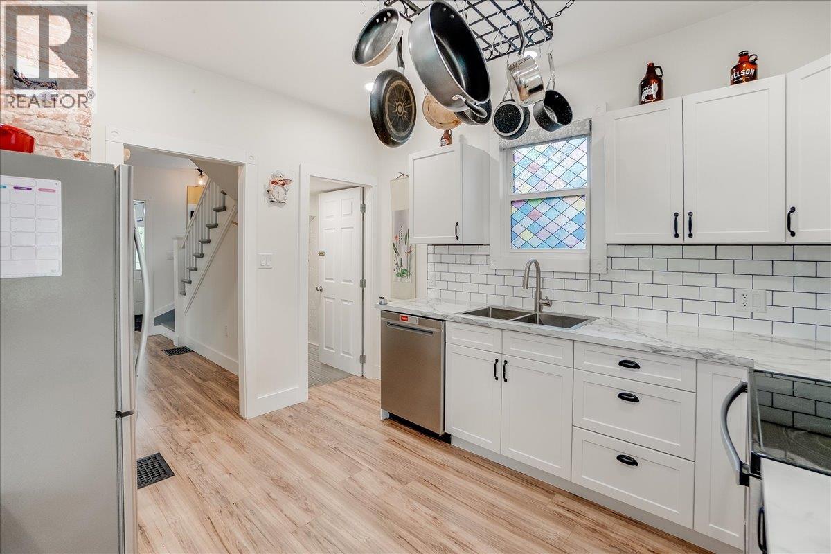 1667 Cedar Avenue, Trail, British Columbia  V1R 4C9 - Photo 14 - 10376355