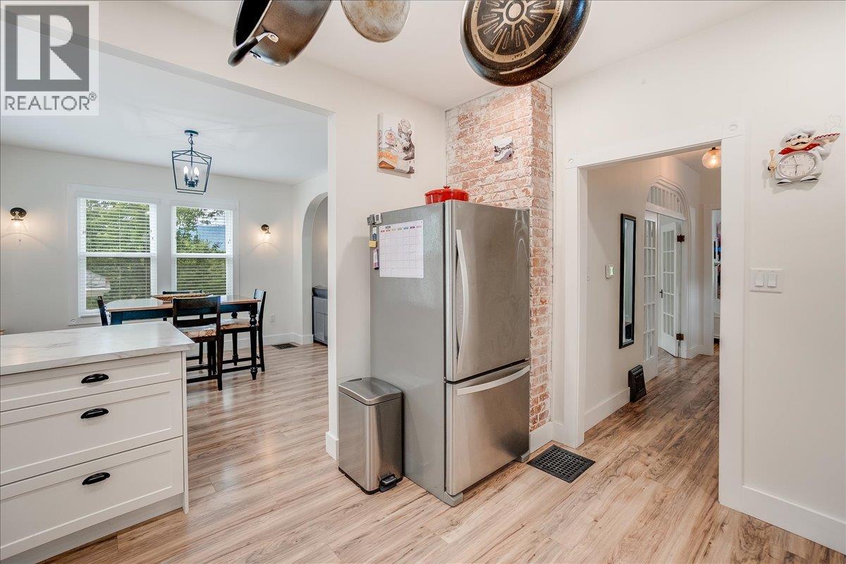 1667 Cedar Avenue, Trail, British Columbia  V1R 4C9 - Photo 15 - 10376355