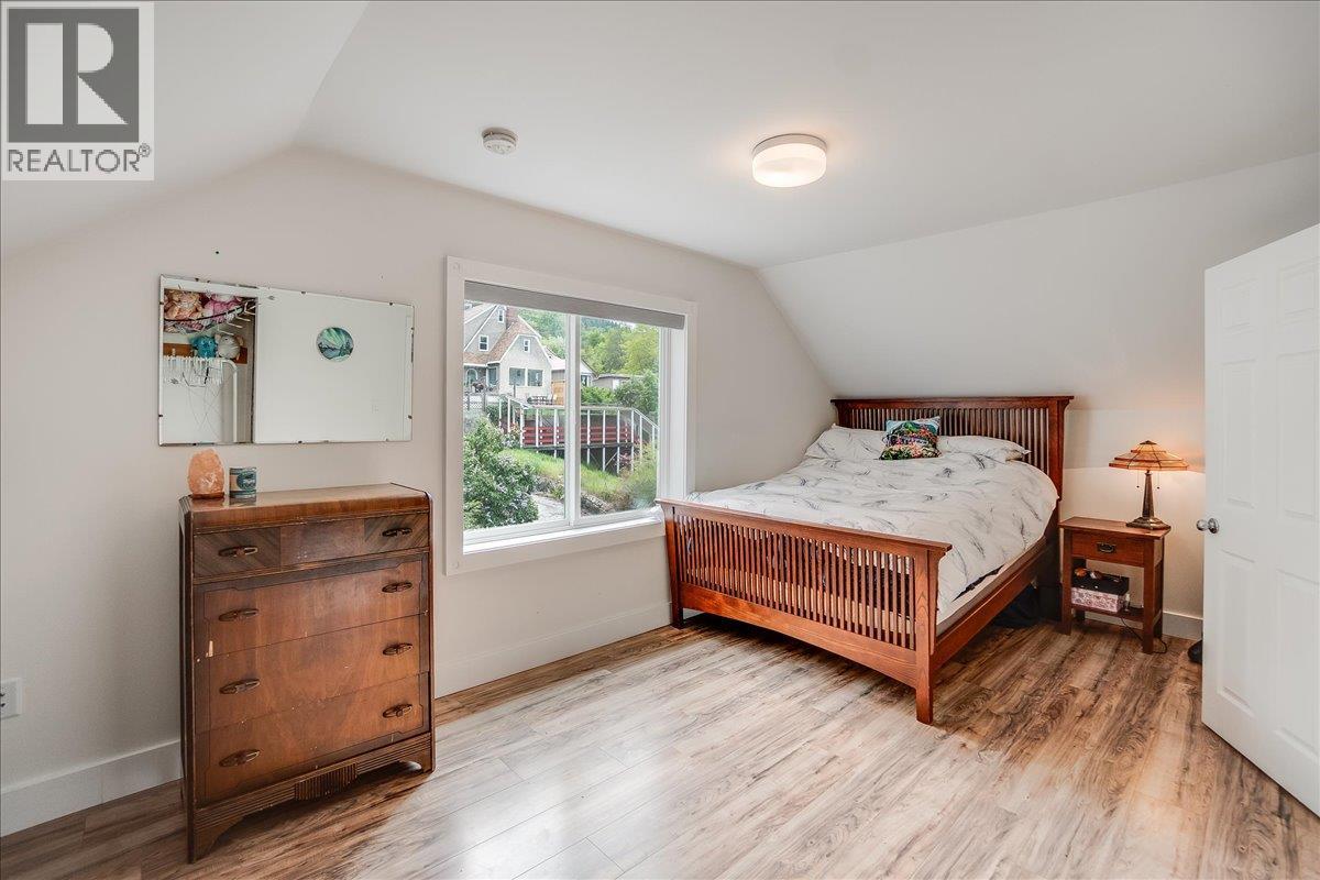 1667 Cedar Avenue, Trail, British Columbia  V1R 4C9 - Photo 30 - 10376355