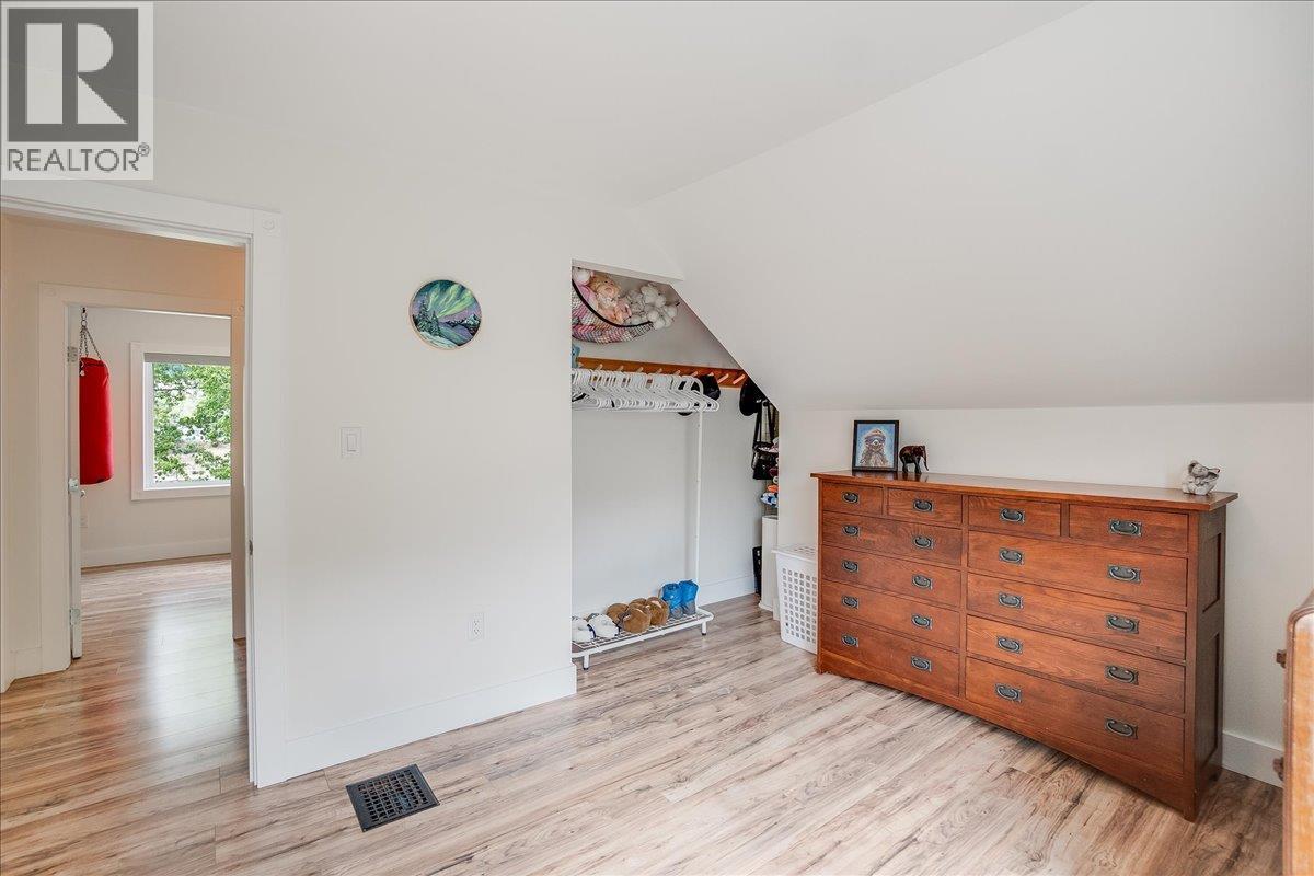 1667 Cedar Avenue, Trail, British Columbia  V1R 4C9 - Photo 33 - 10376355