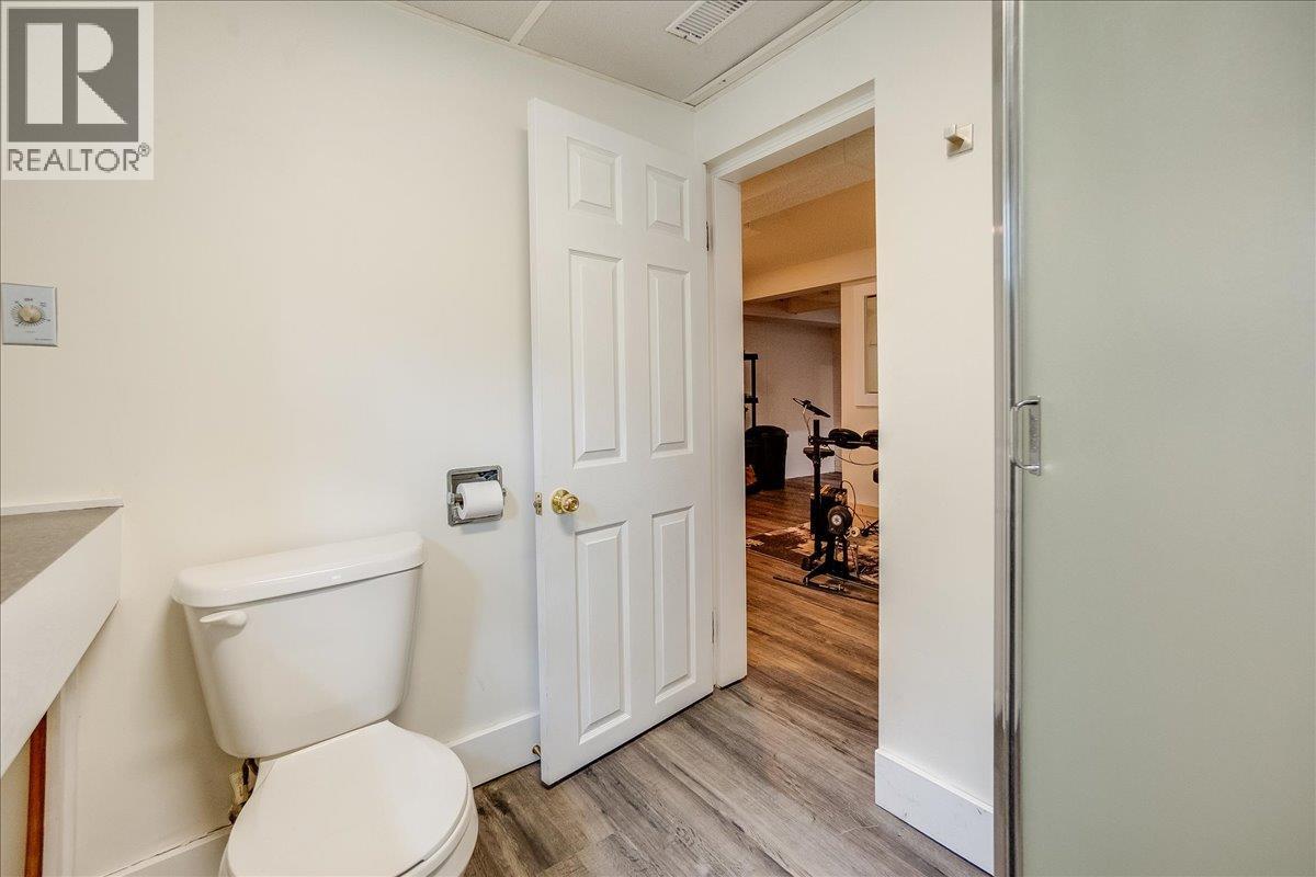 1667 Cedar Avenue, Trail, British Columbia  V1R 4C9 - Photo 39 - 10376355