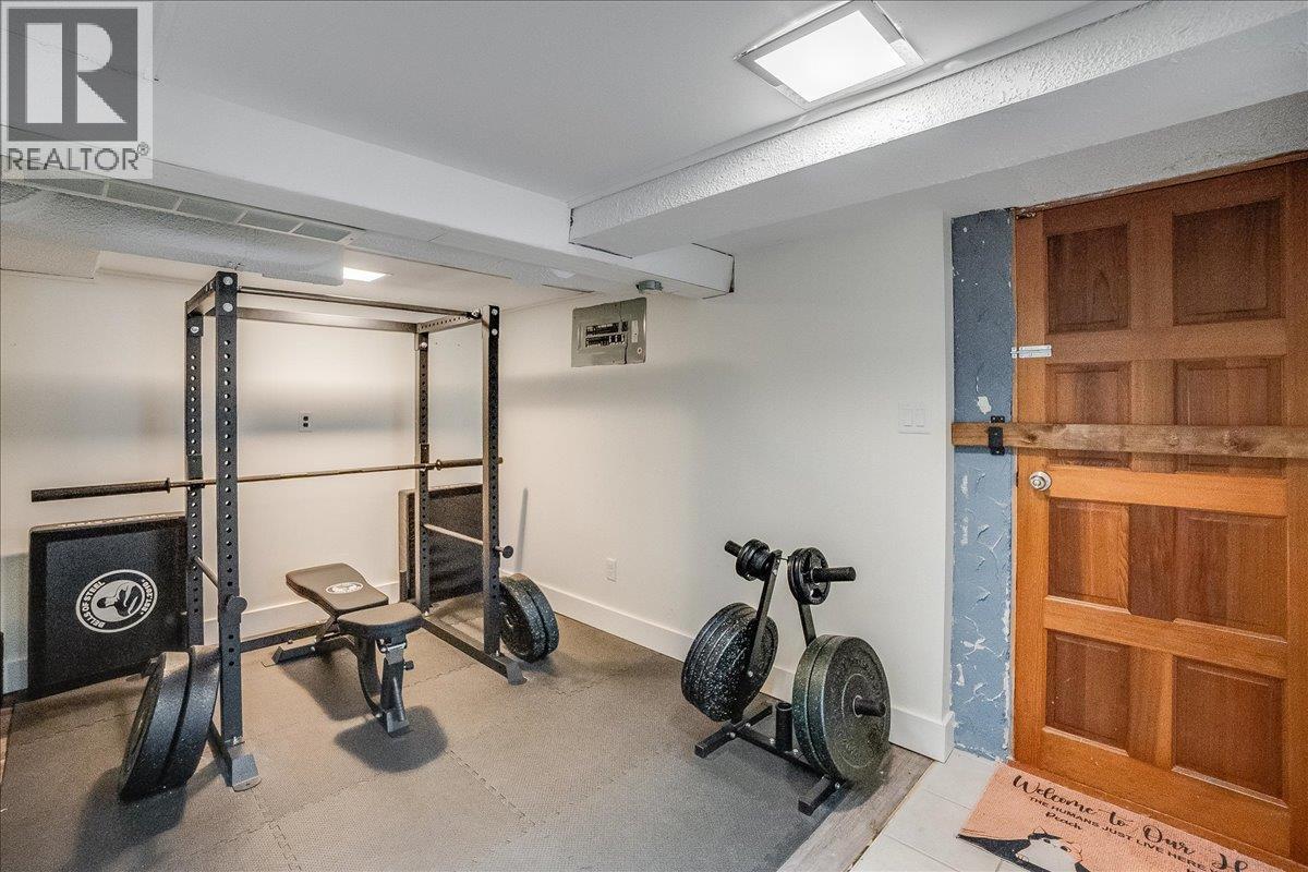 1667 Cedar Avenue, Trail, British Columbia  V1R 4C9 - Photo 40 - 10376355