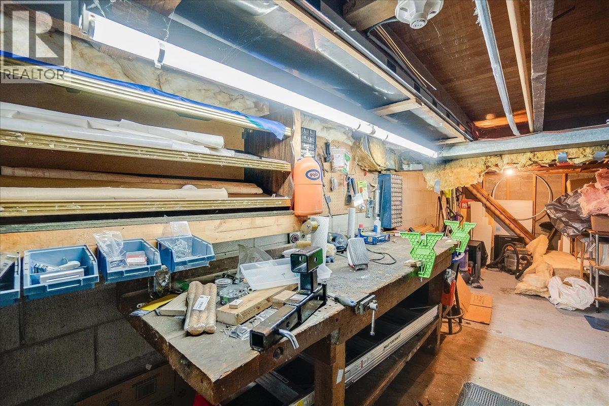 1667 Cedar Avenue, Trail, British Columbia  V1R 4C9 - Photo 45 - 10376355