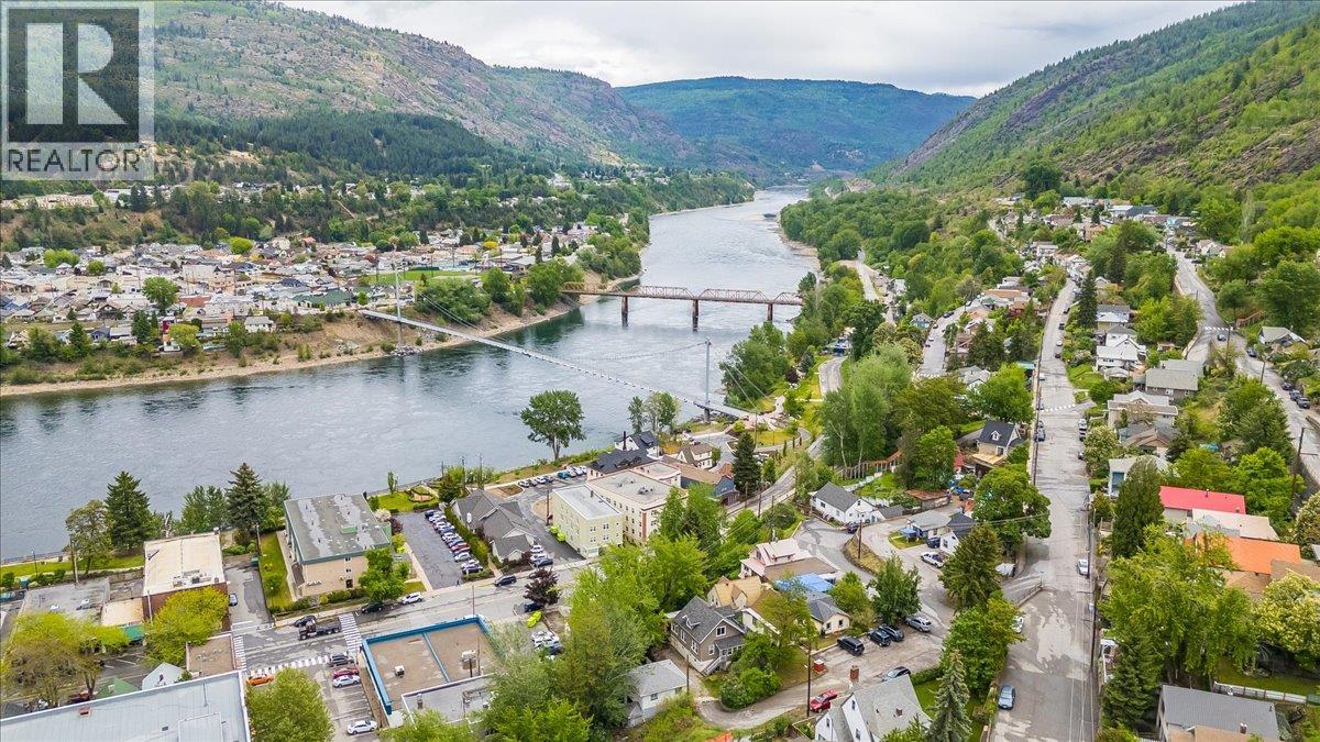 1667 Cedar Avenue, Trail, British Columbia  V1R 4C9 - Photo 48 - 10376355