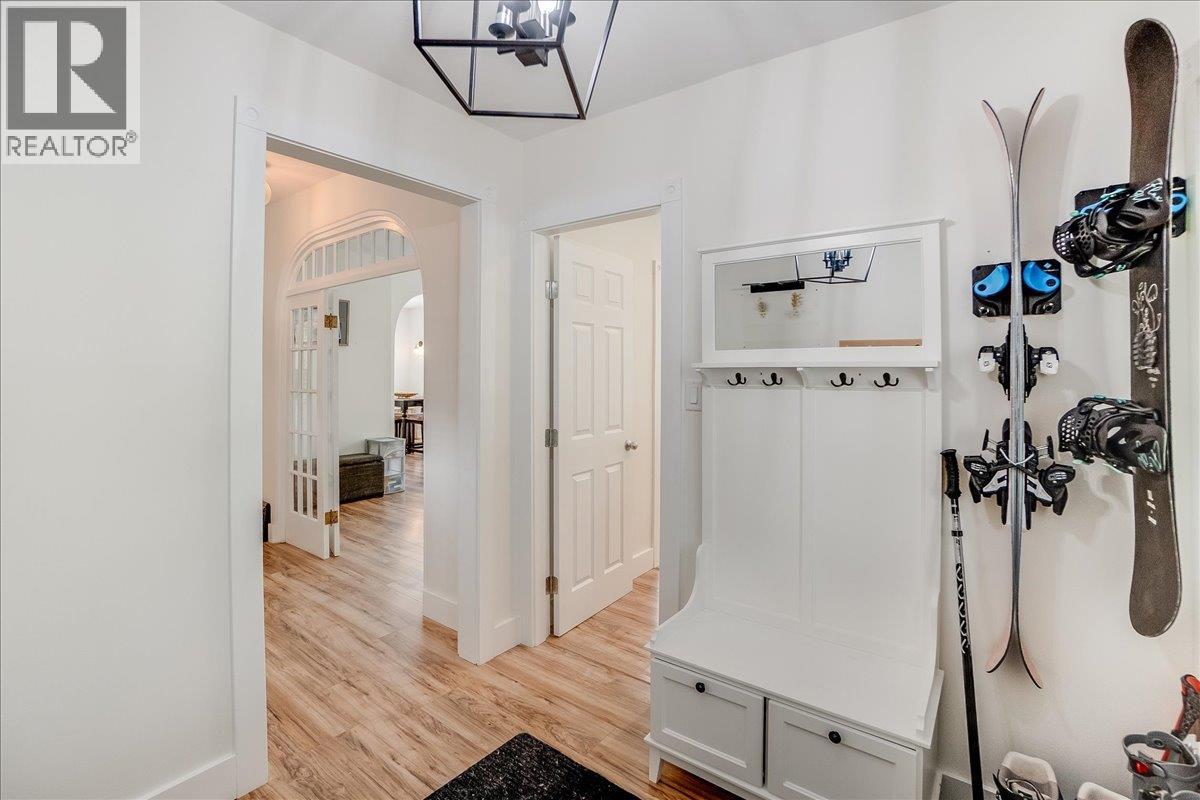 1667 Cedar Avenue, Trail, British Columbia  V1R 4C9 - Photo 8 - 10376355