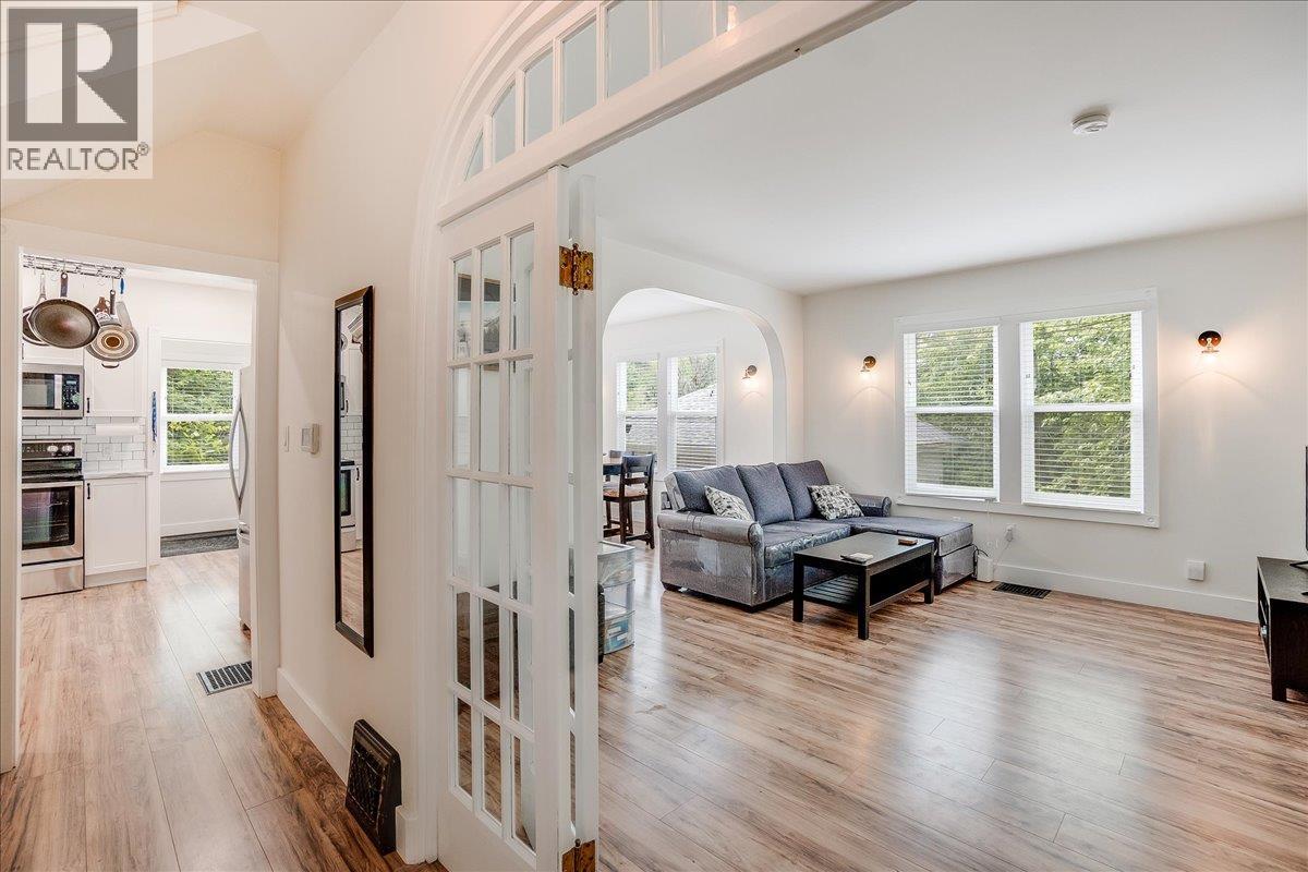 1667 Cedar Avenue, Trail, British Columbia  V1R 4C9 - Photo 9 - 10376355