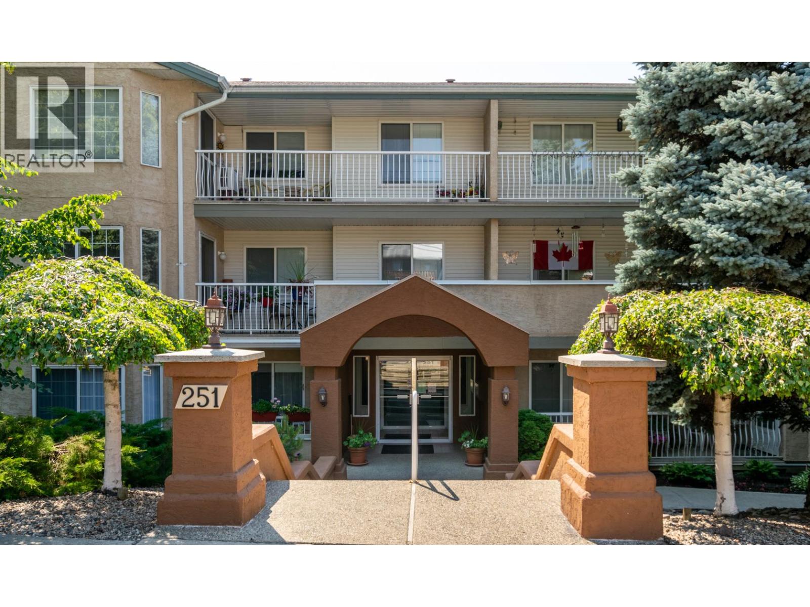 251 6 Street Se Unit# 109, Salmon Arm, British Columbia  V1E 1J9 - Photo 1 - 10376249
