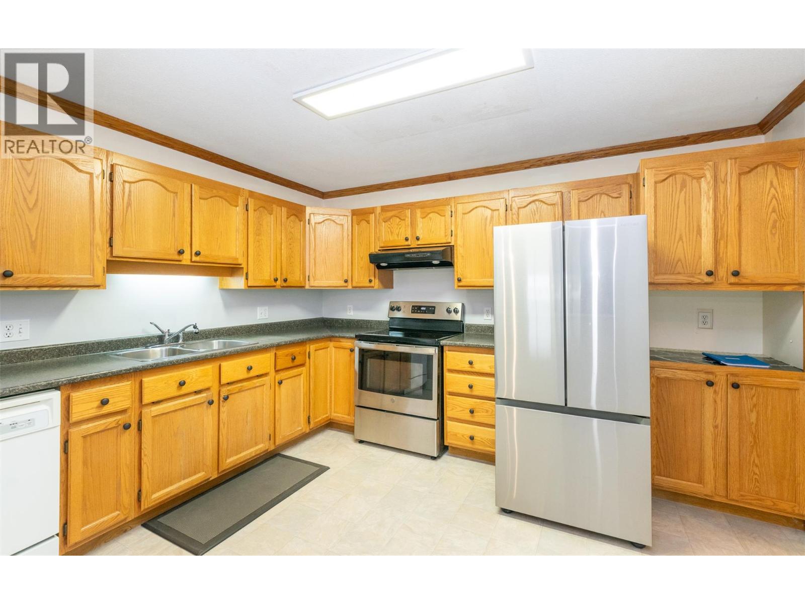 251 6 Street Se Unit# 109, Salmon Arm, British Columbia  V1E 1J9 - Photo 3 - 10376249