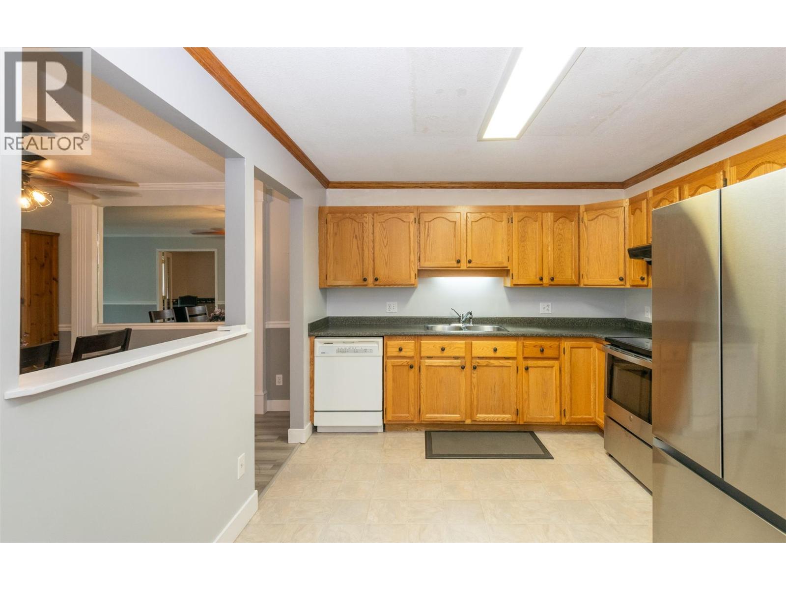 251 6 Street Se Unit# 109, Salmon Arm, British Columbia  V1E 1J9 - Photo 4 - 10376249