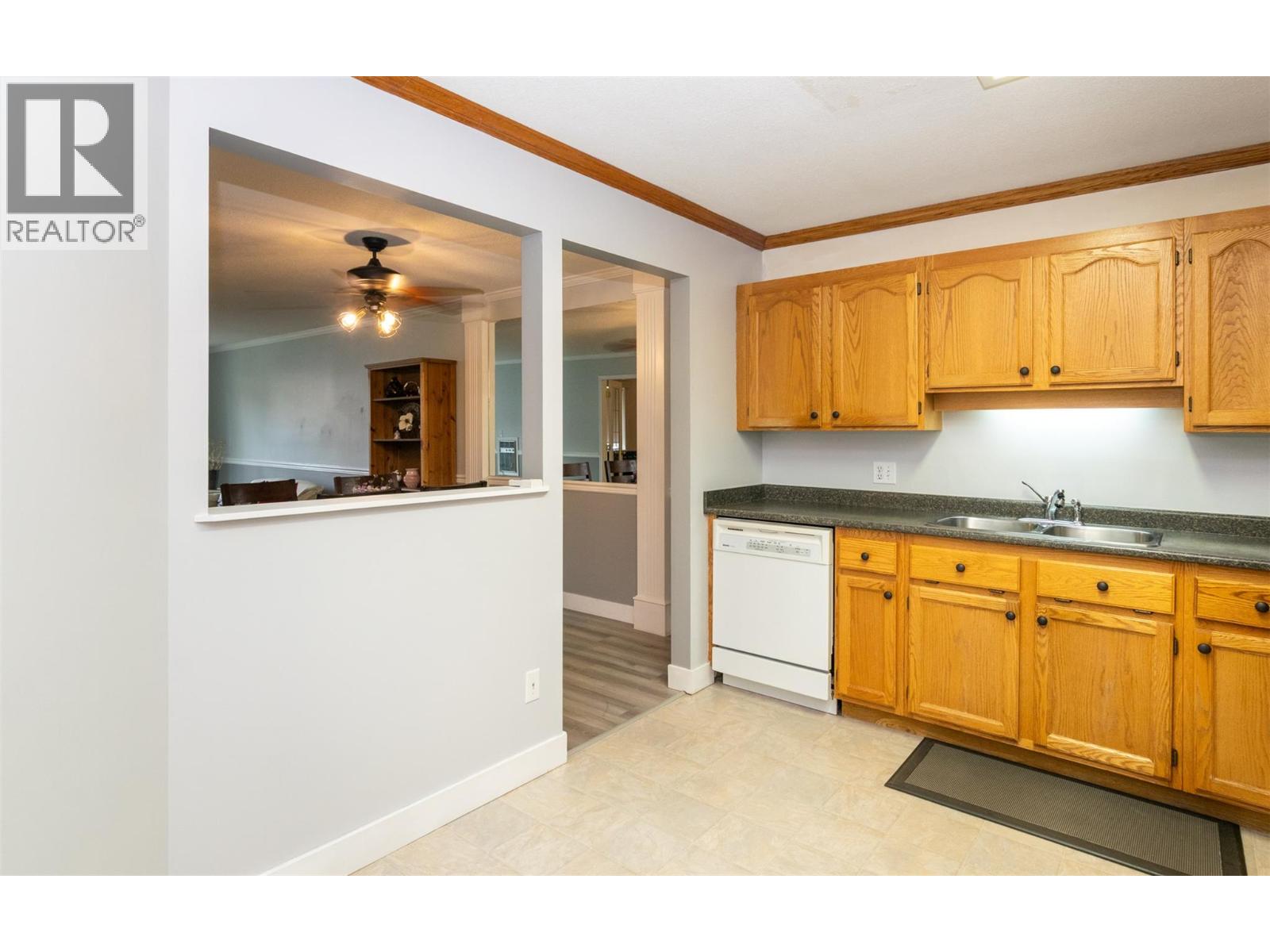 251 6 Street Se Unit# 109, Salmon Arm, British Columbia  V1E 1J9 - Photo 5 - 10376249