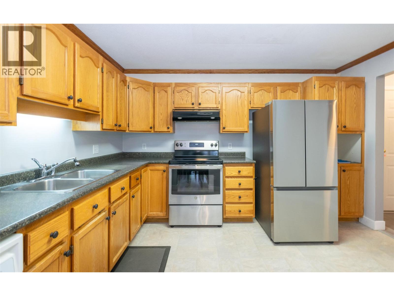 251 6 Street Se Unit# 109, Salmon Arm, British Columbia  V1E 1J9 - Photo 6 - 10376249