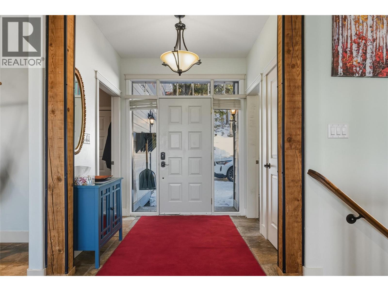 725 Monashee Road, Silver Star, British Columbia  V1B 0S5 - Photo 3 - 10376127