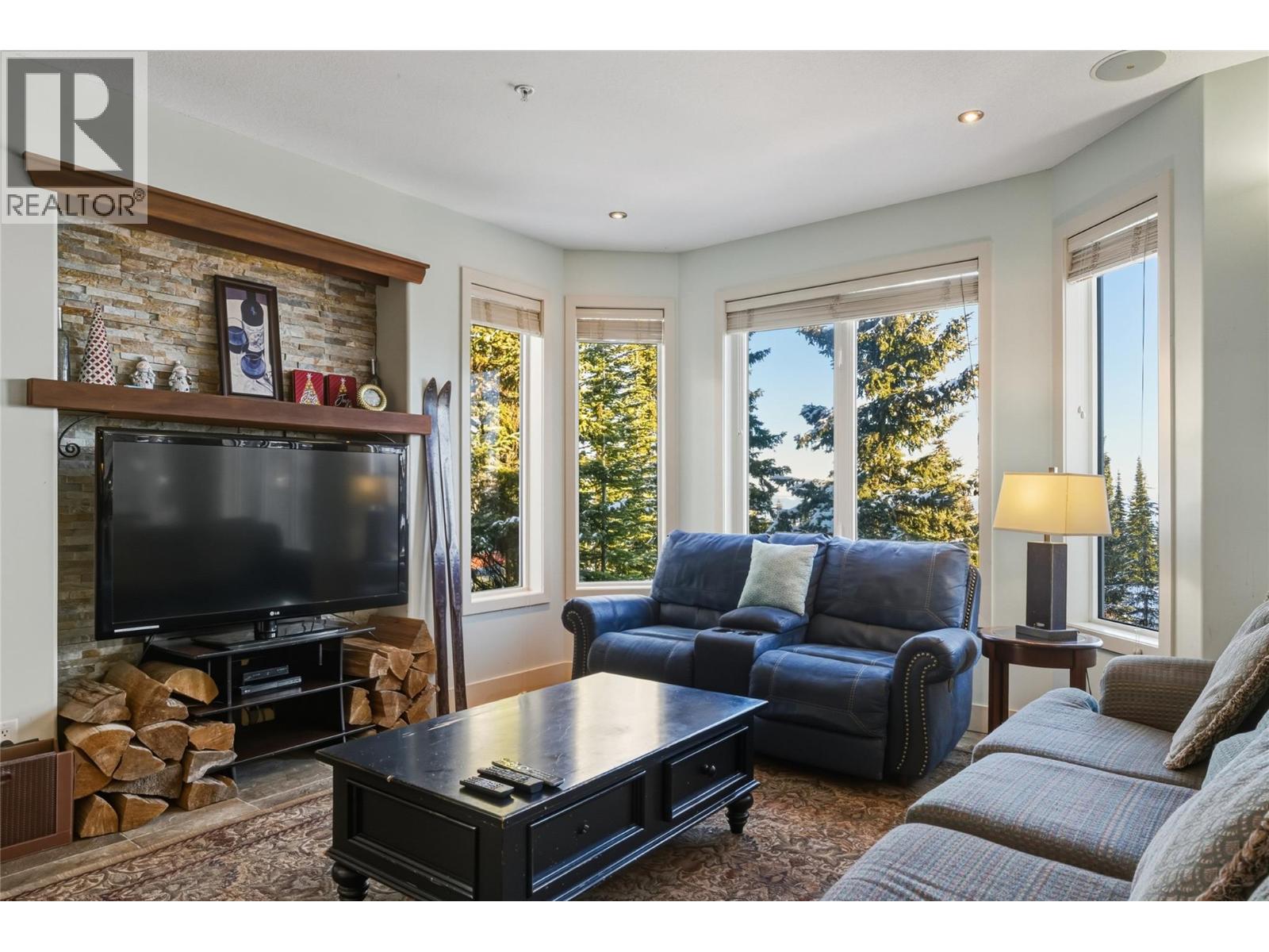 725 Monashee Road, Silver Star, British Columbia  V1B 0S5 - Photo 6 - 10376127