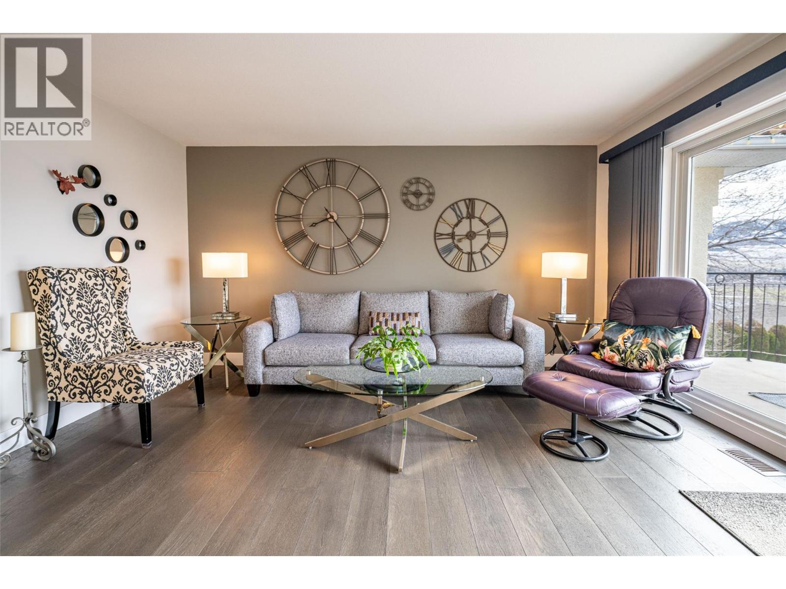 6809 Cameo Drive N, Vernon, British Columbia  V1H 1N9 - Photo 3 - 10375171