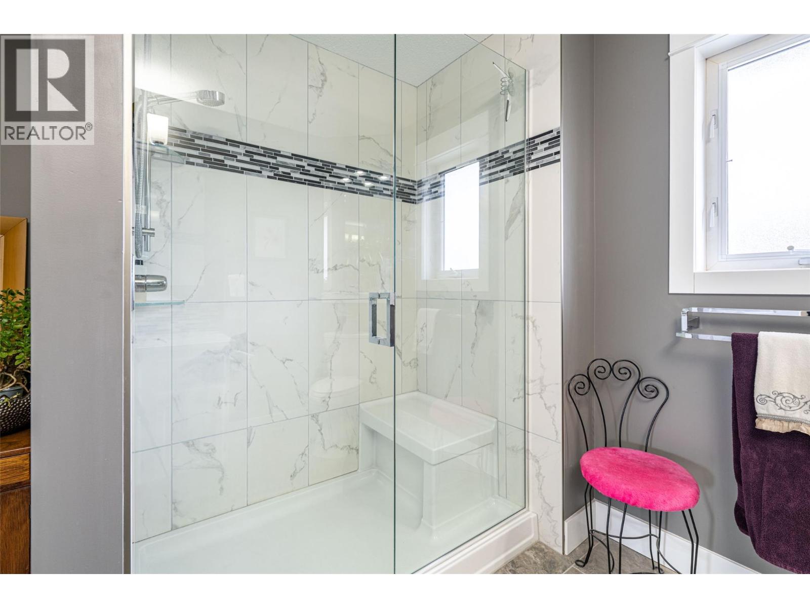 6809 Cameo Drive N, Vernon, British Columbia  V1H 1N9 - Photo 57 - 10375171