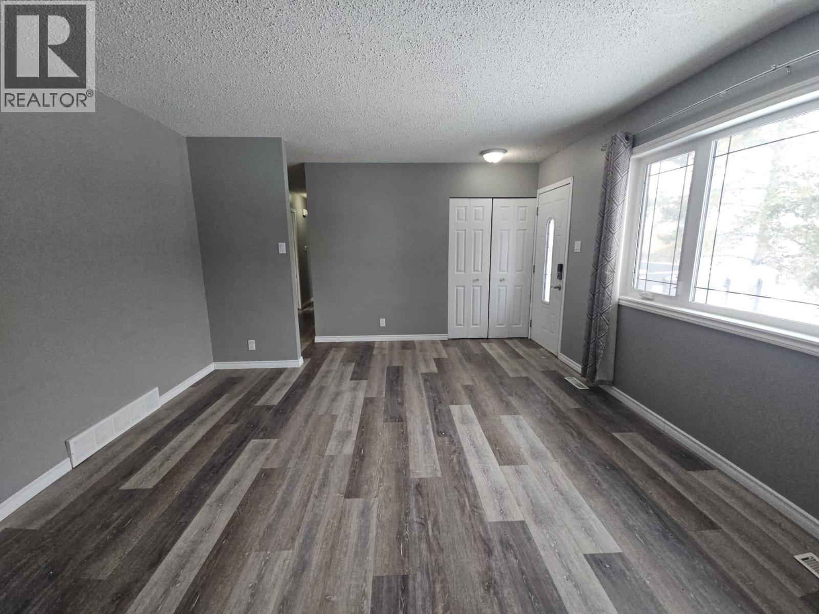 5224 42 Street Ne, Chetwynd, British Columbia  V0C 1J0 - Photo 5 - 10376502