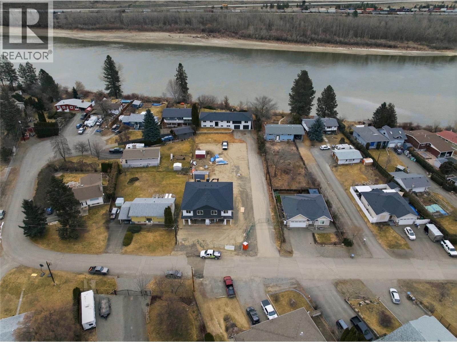 3277 Schubert Road, Kamloops, British Columbia  V2B 6Y4 - Photo 2 - 10376401