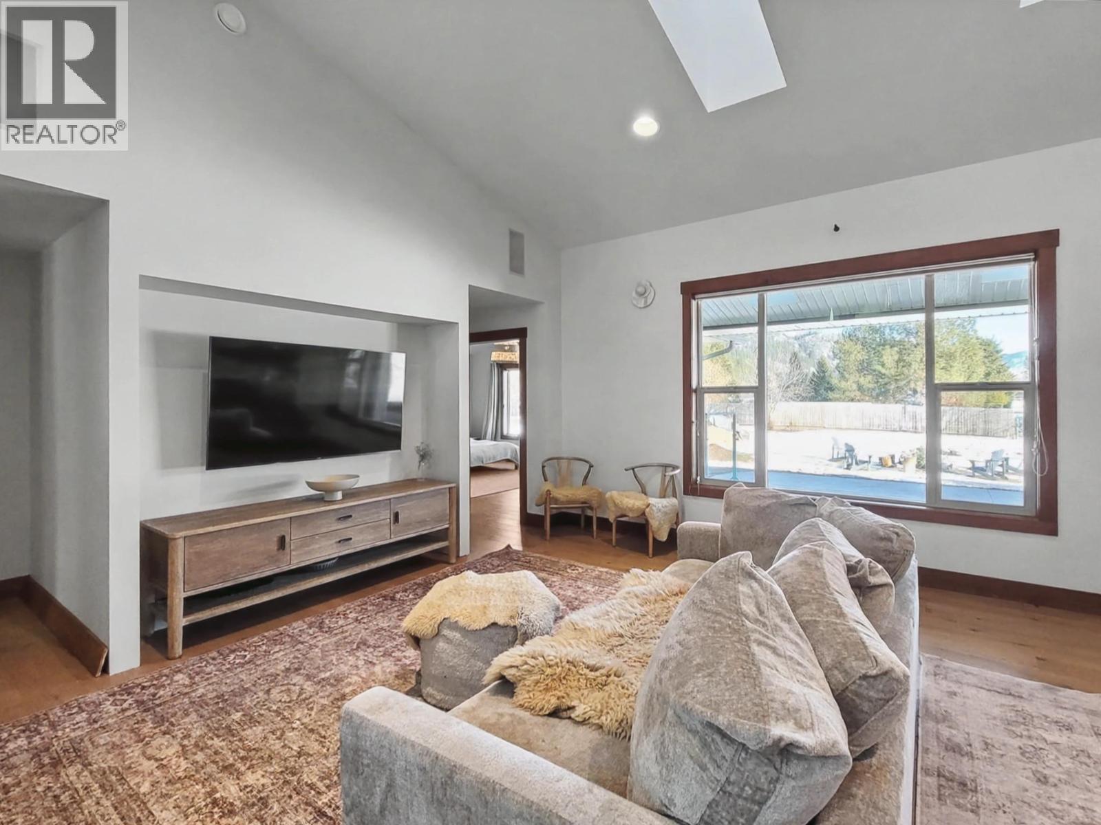 8170 Plotnikoff Road, Grand Forks, British Columbia  V0H 1H2 - Photo 15 - 10376518