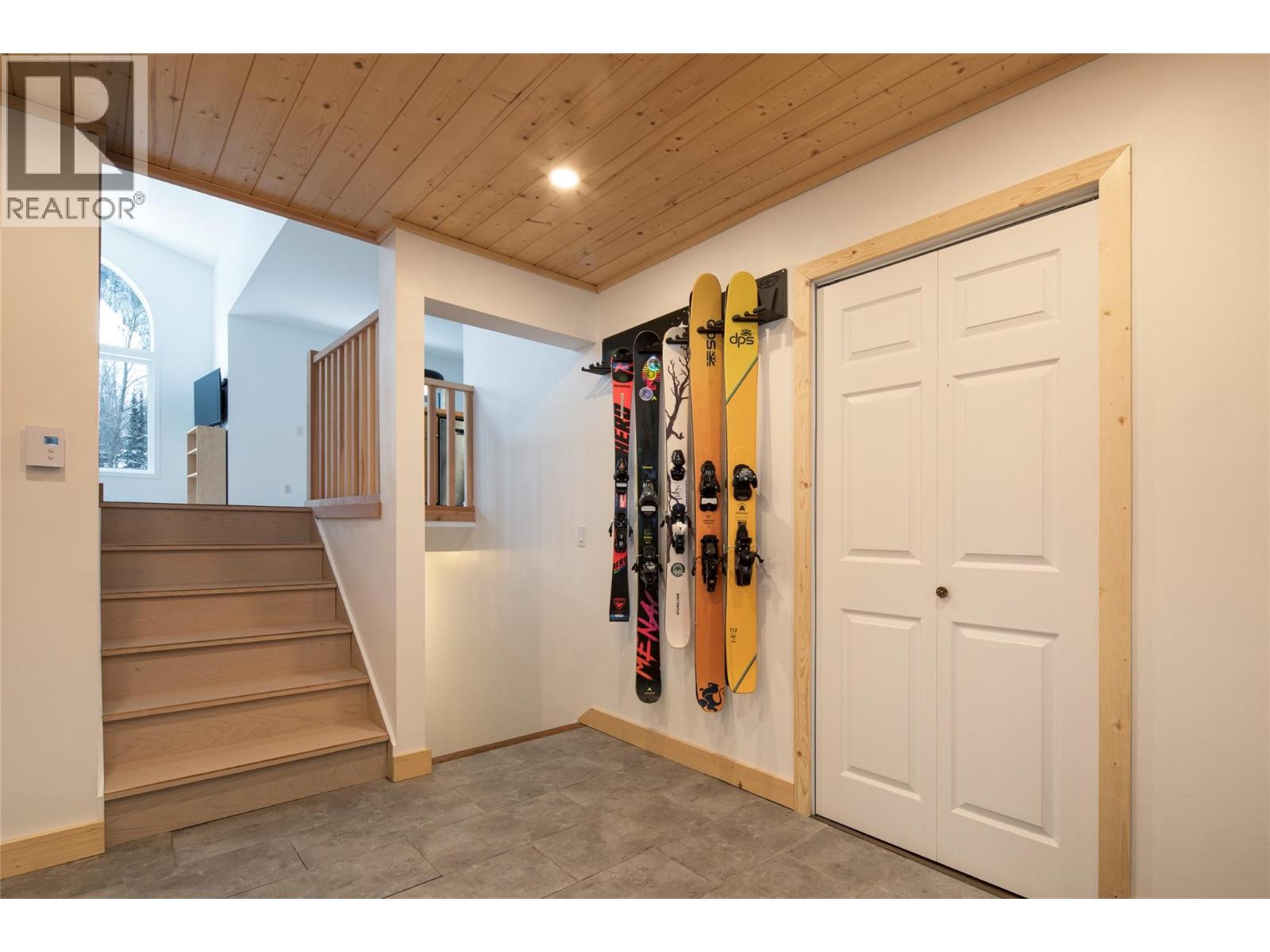 1380 Burfield Drive, Sun Peaks, British Columbia  V0E 5N0 - Photo 4 - 10376245