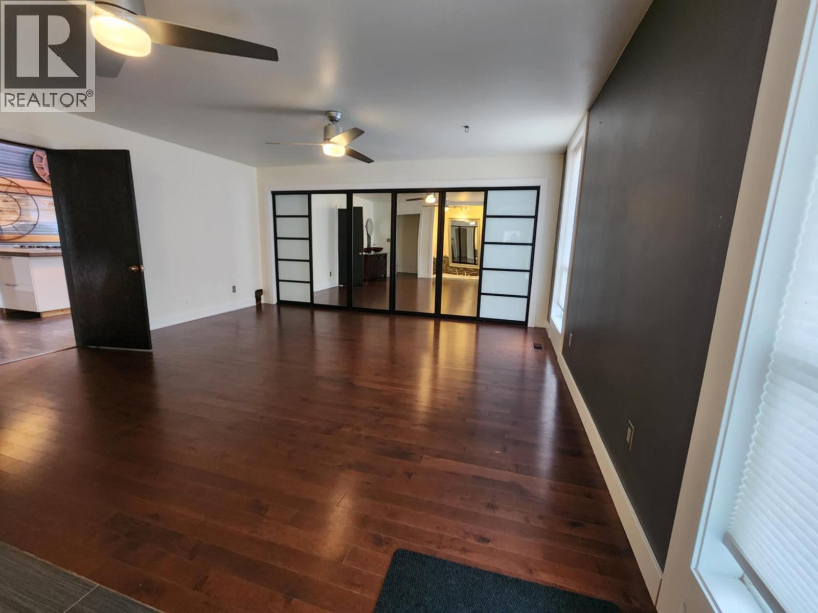 2193 Park Avenue, Lumby, British Columbia  V0E 2G0 - Photo 13 - 10376468