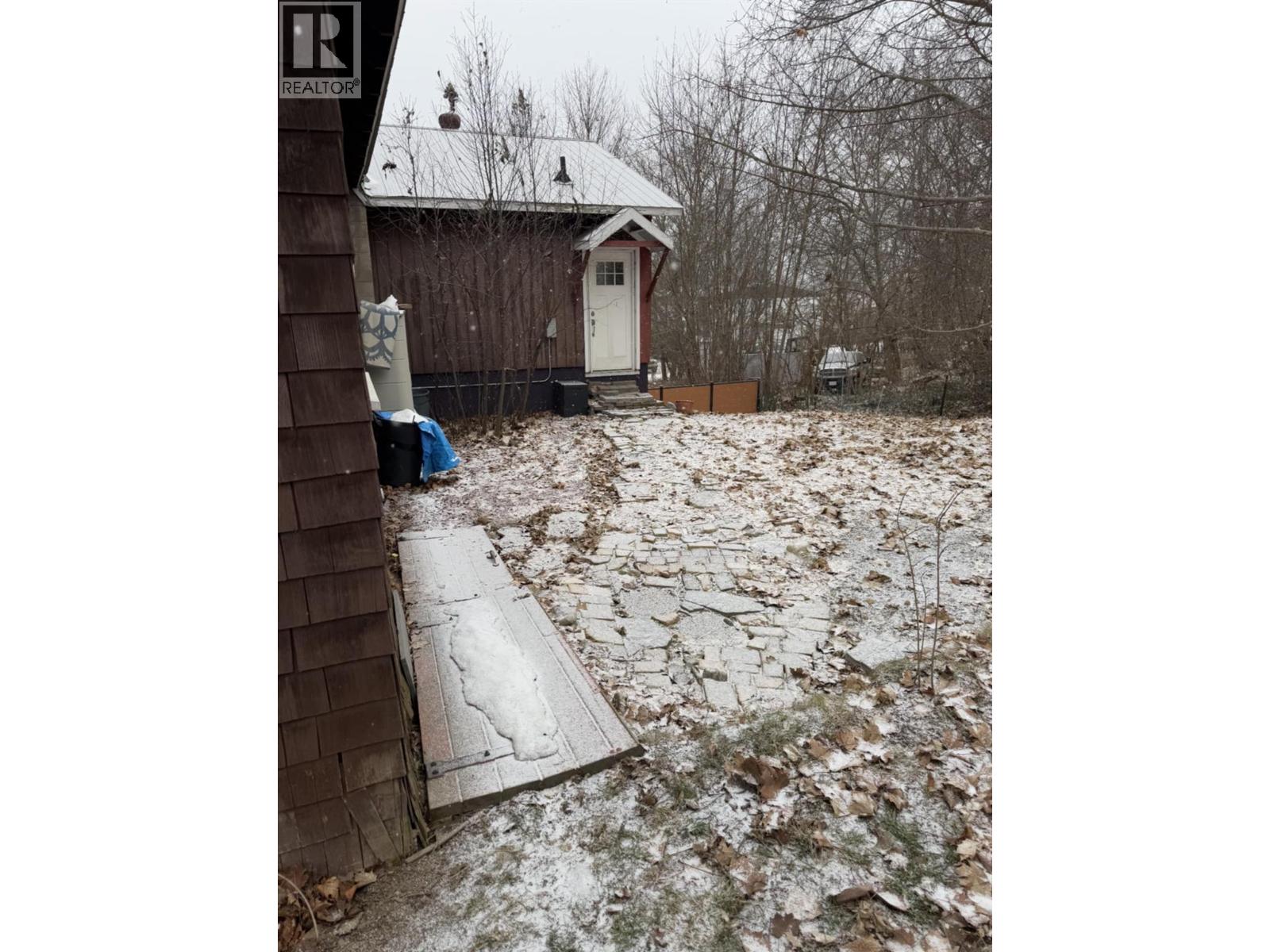 2193 Park Avenue, Lumby, British Columbia  V0E 2G0 - Photo 27 - 10376468