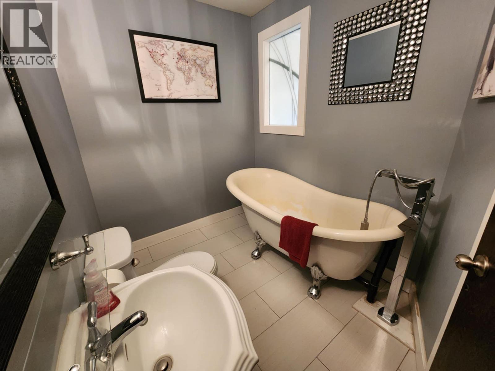 2193 Park Avenue, Lumby, British Columbia  V0E 2G0 - Photo 44 - 10376468