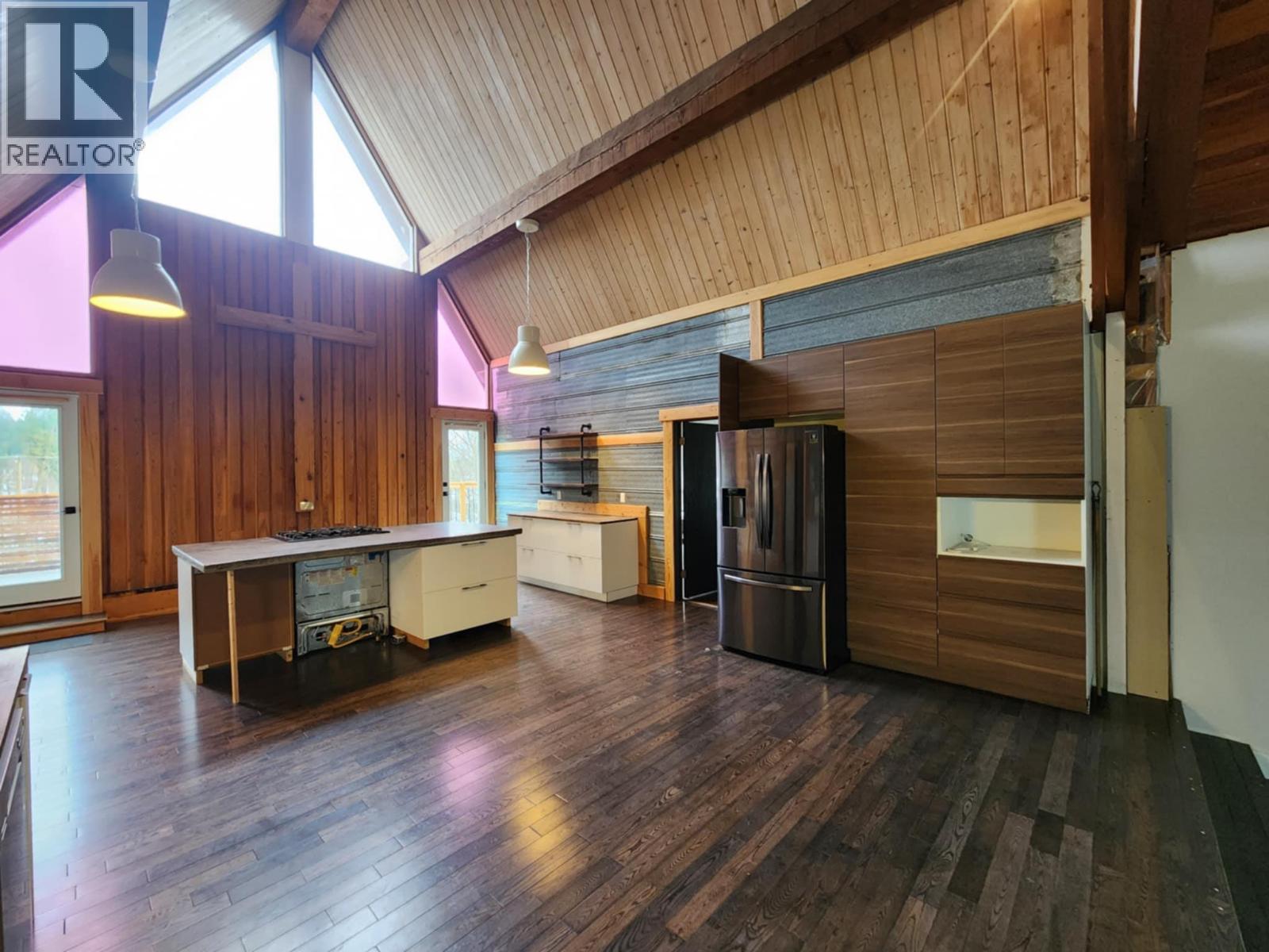 2193 Park Avenue, Lumby, British Columbia  V0E 2G0 - Photo 49 - 10376468