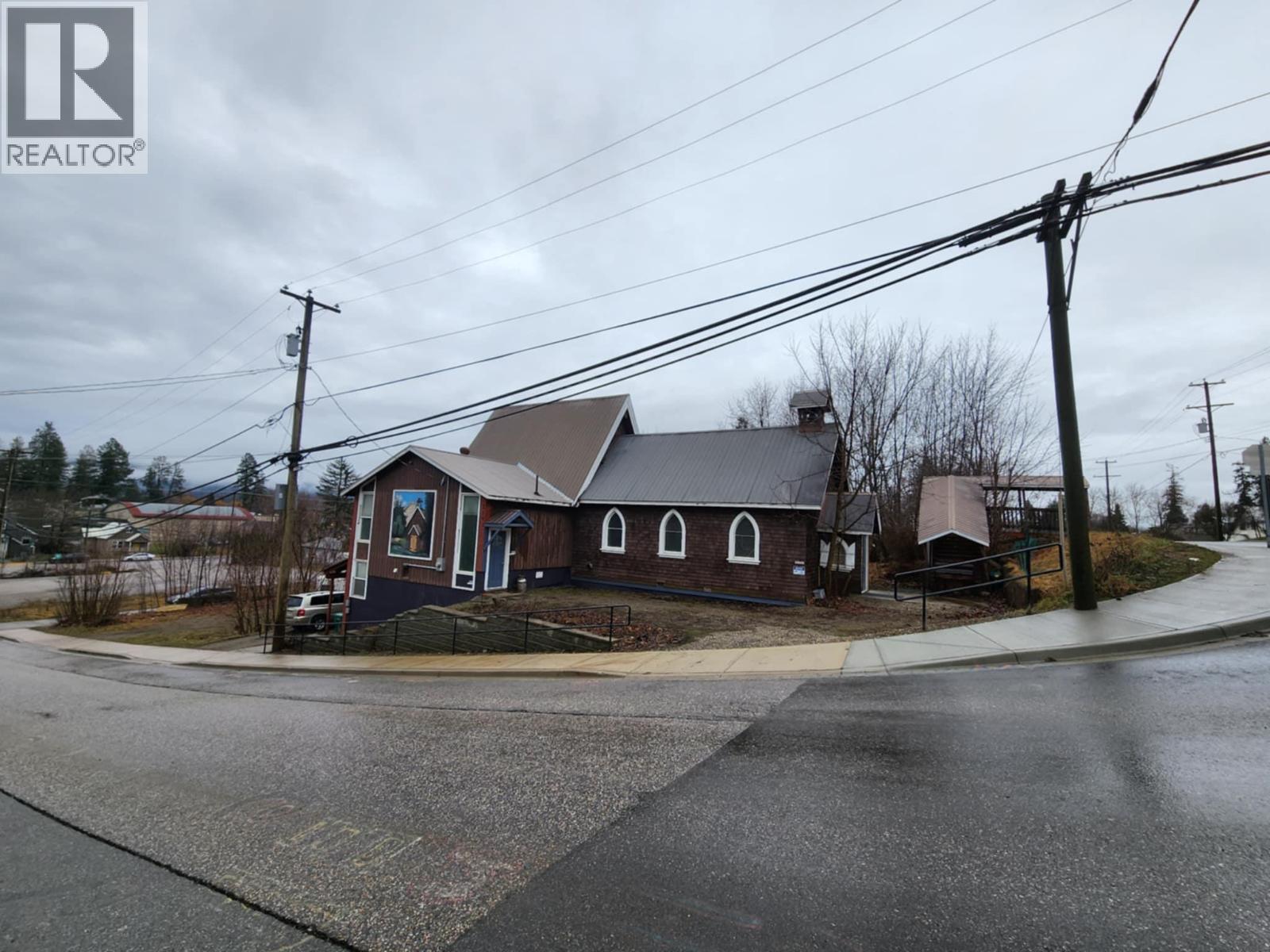 2193 Park Avenue, Lumby, British Columbia  V0E 2G0 - Photo 51 - 10376468