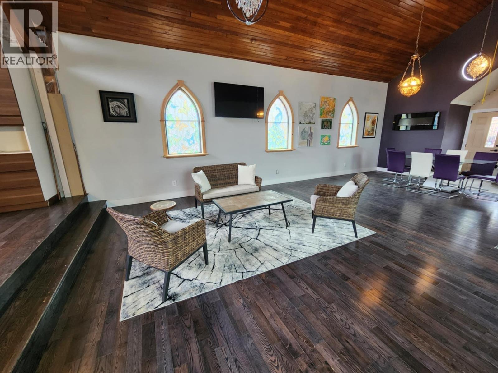 2193 Park Avenue, Lumby, British Columbia  V0E 2G0 - Photo 9 - 10376468