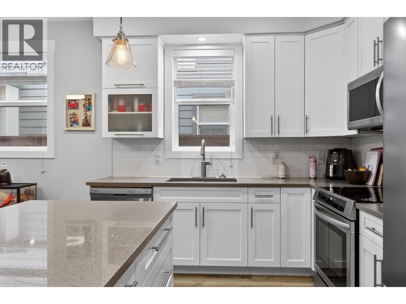 1934 Ethel Street, Kelowna, British Columbia  V1Y 2Z5 - Photo 9 - 10375730