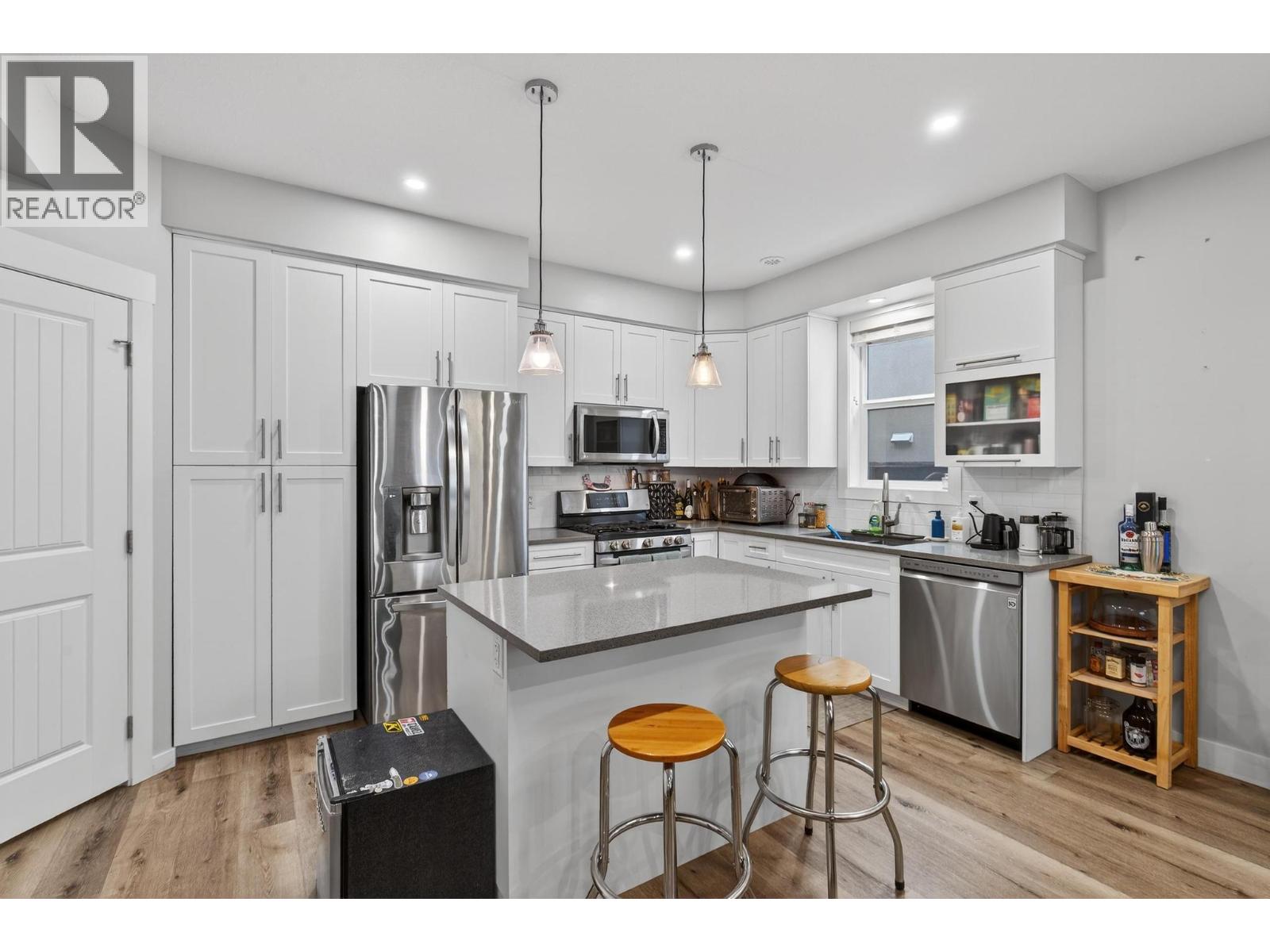 1932 Ethel Street, Kelowna, British Columbia  V1Y 2Z5 - Photo 3 - 10375725