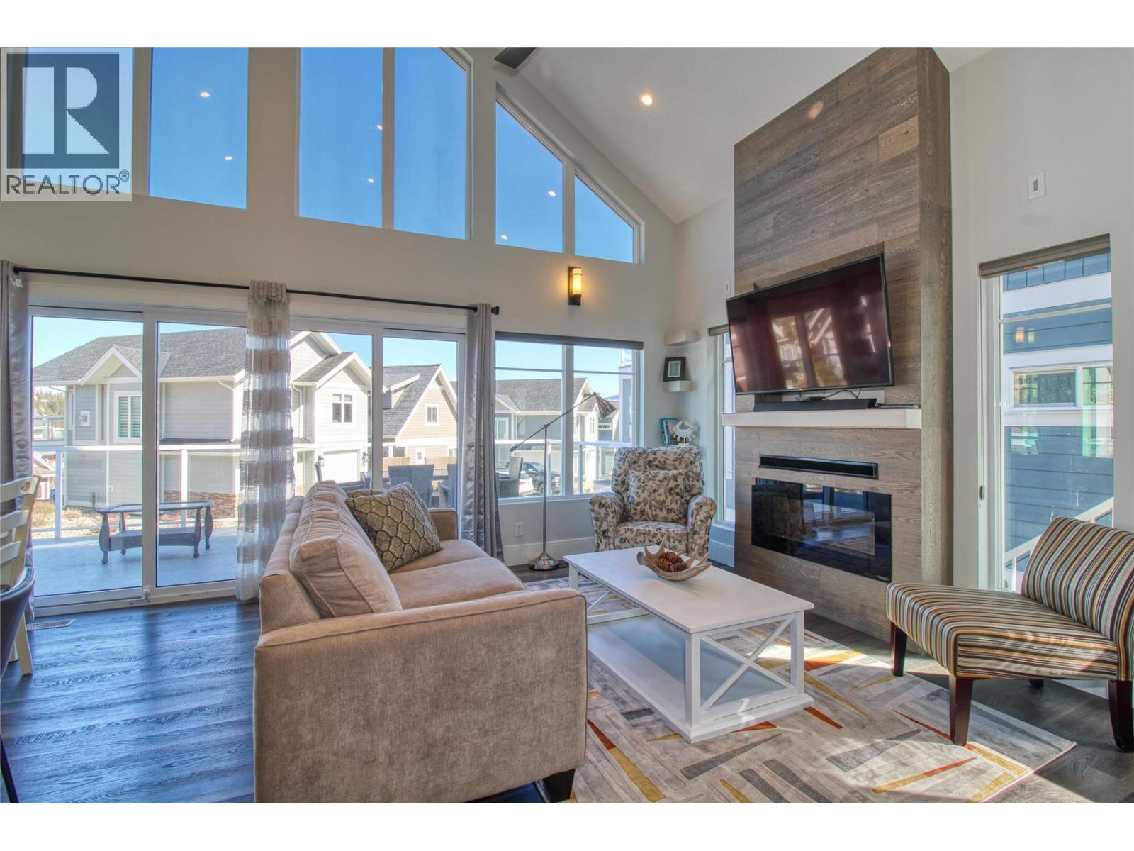 6742 Marbella Loop Unit# 302, Kelowna, British Columbia  V1Z 3R8 - Photo 5 - 10376458