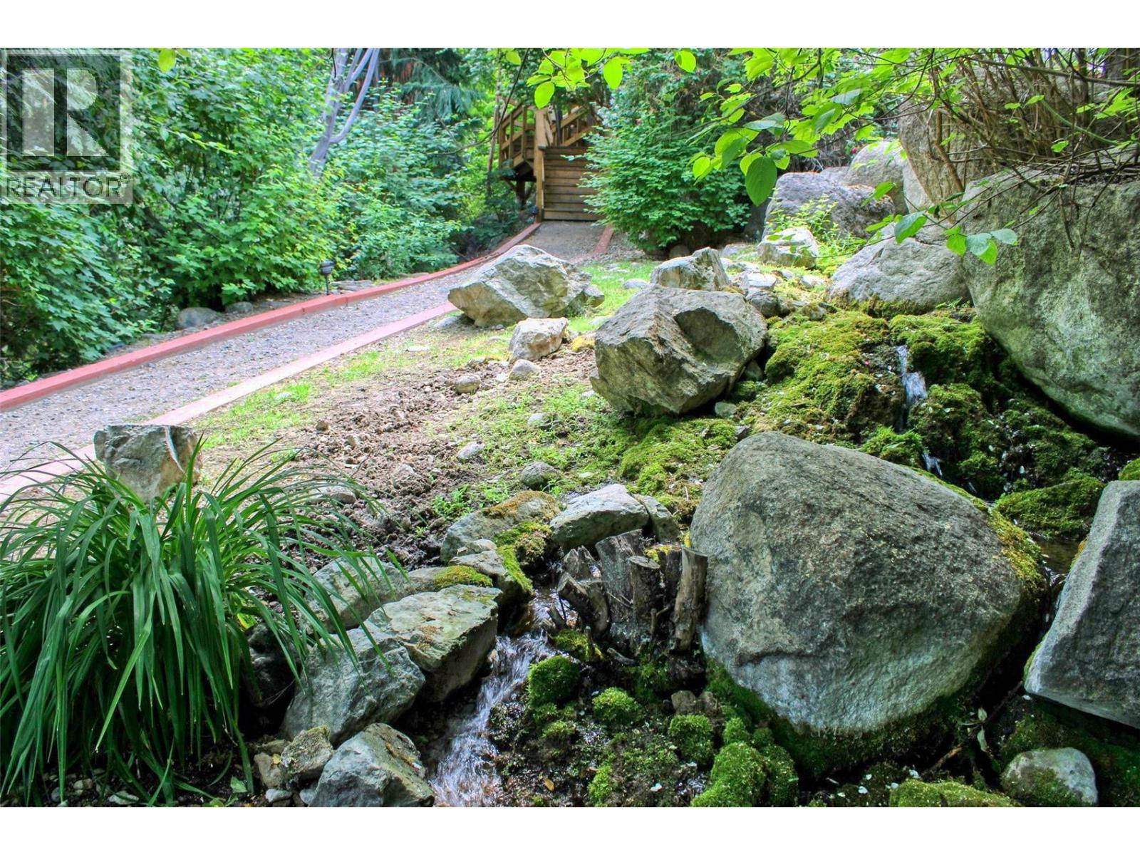 6742 Marbella Loop Unit# 302, Kelowna, British Columbia  V1Z 3R8 - Photo 57 - 10376458