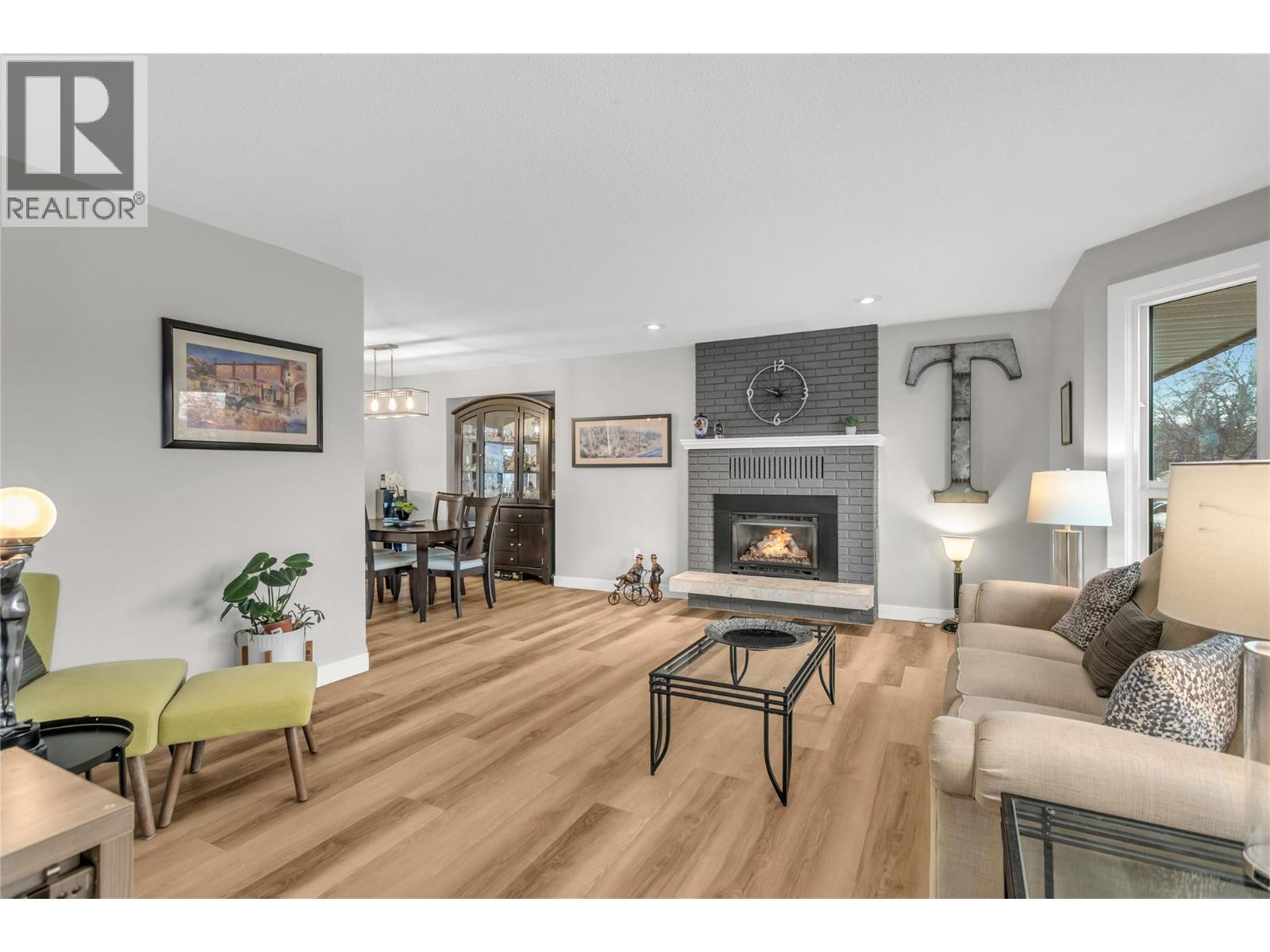 935 Hickory Road, Kelowna, British Columbia  V1X 4K8 - Photo 4 - 10374569