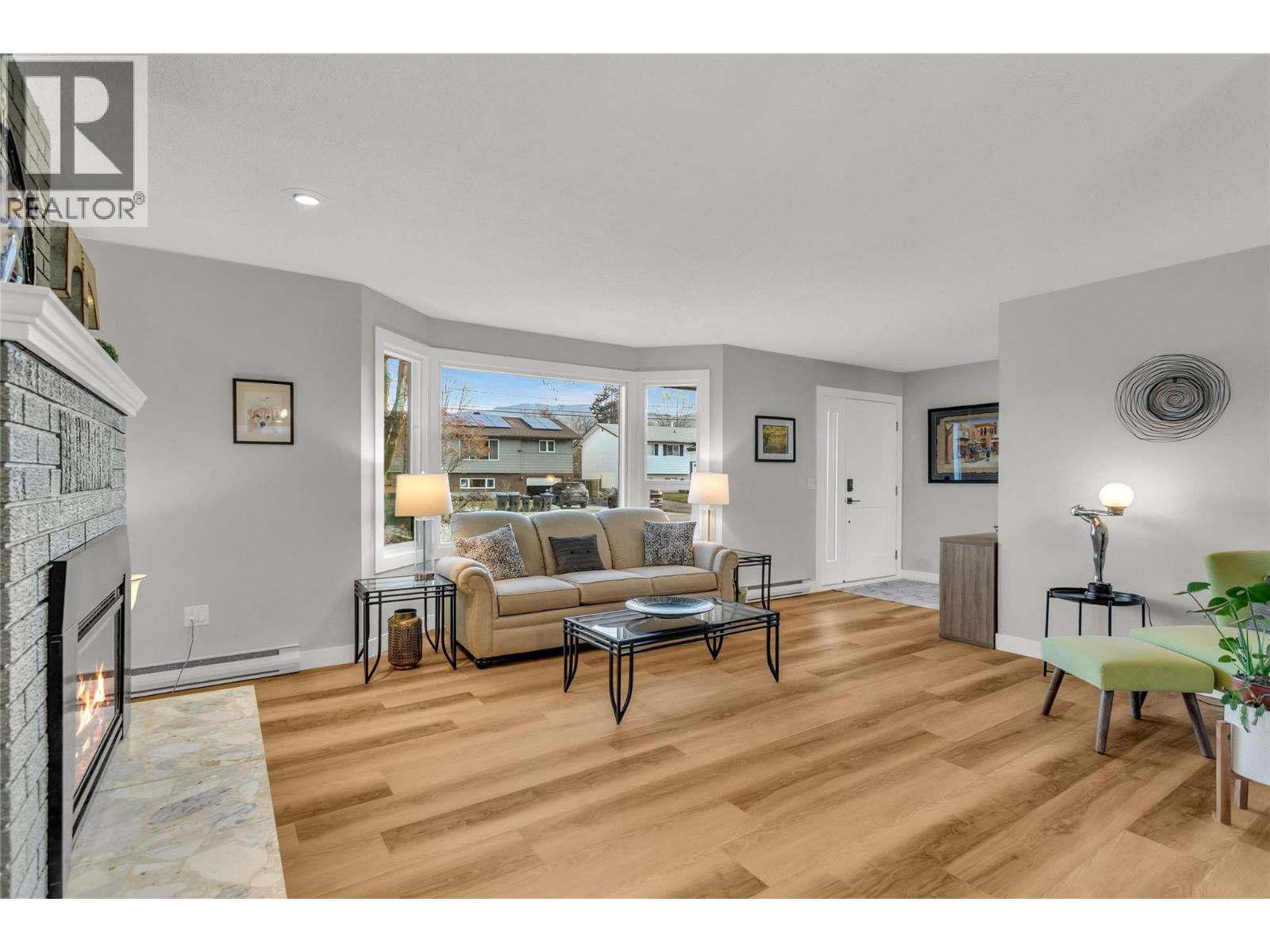 935 Hickory Road, Kelowna, British Columbia  V1X 4K8 - Photo 5 - 10374569