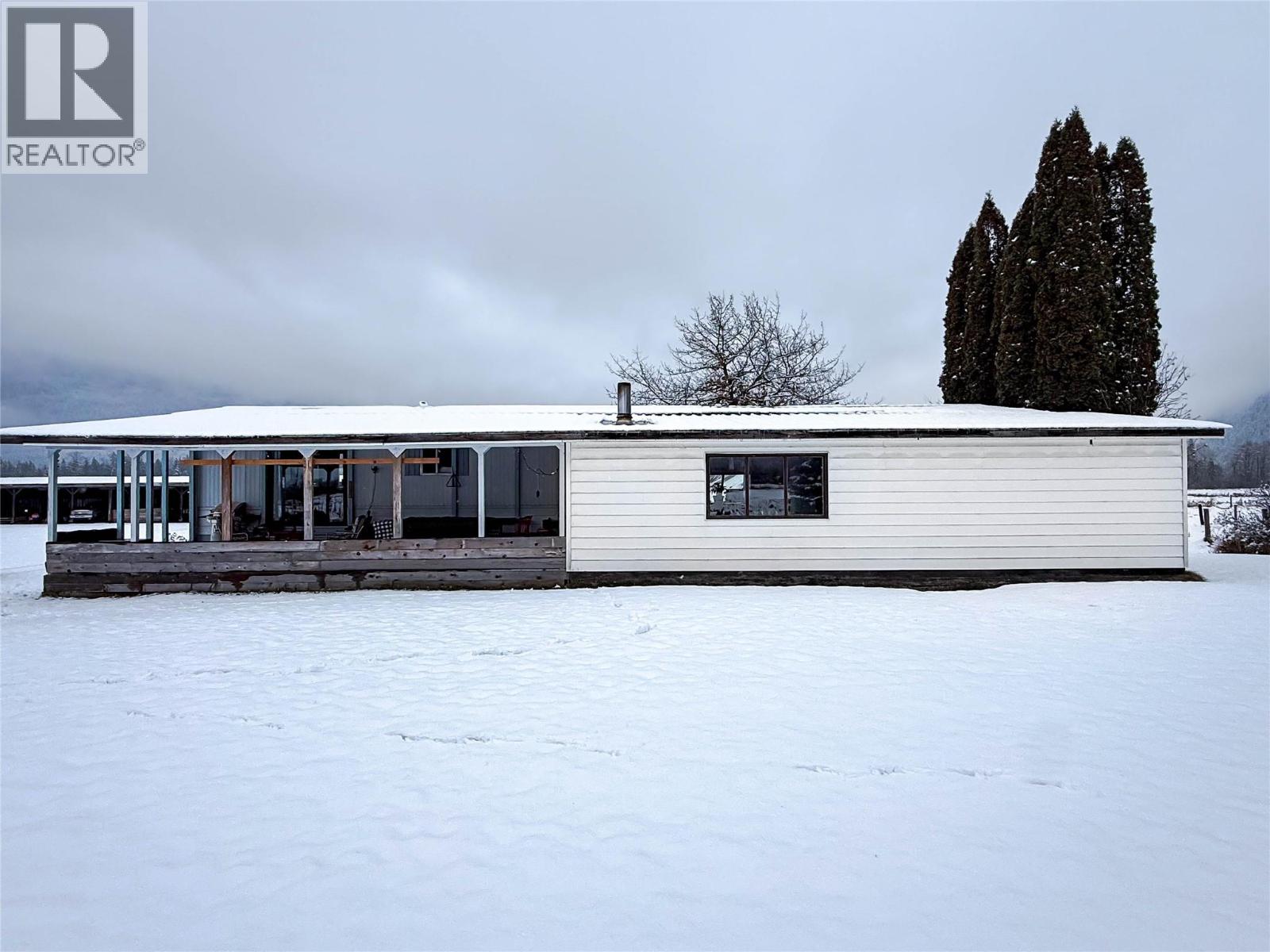 13226 31 Highway, Meadow Creek, British Columbia  V0G 1N0 - Photo 10 - 10376165