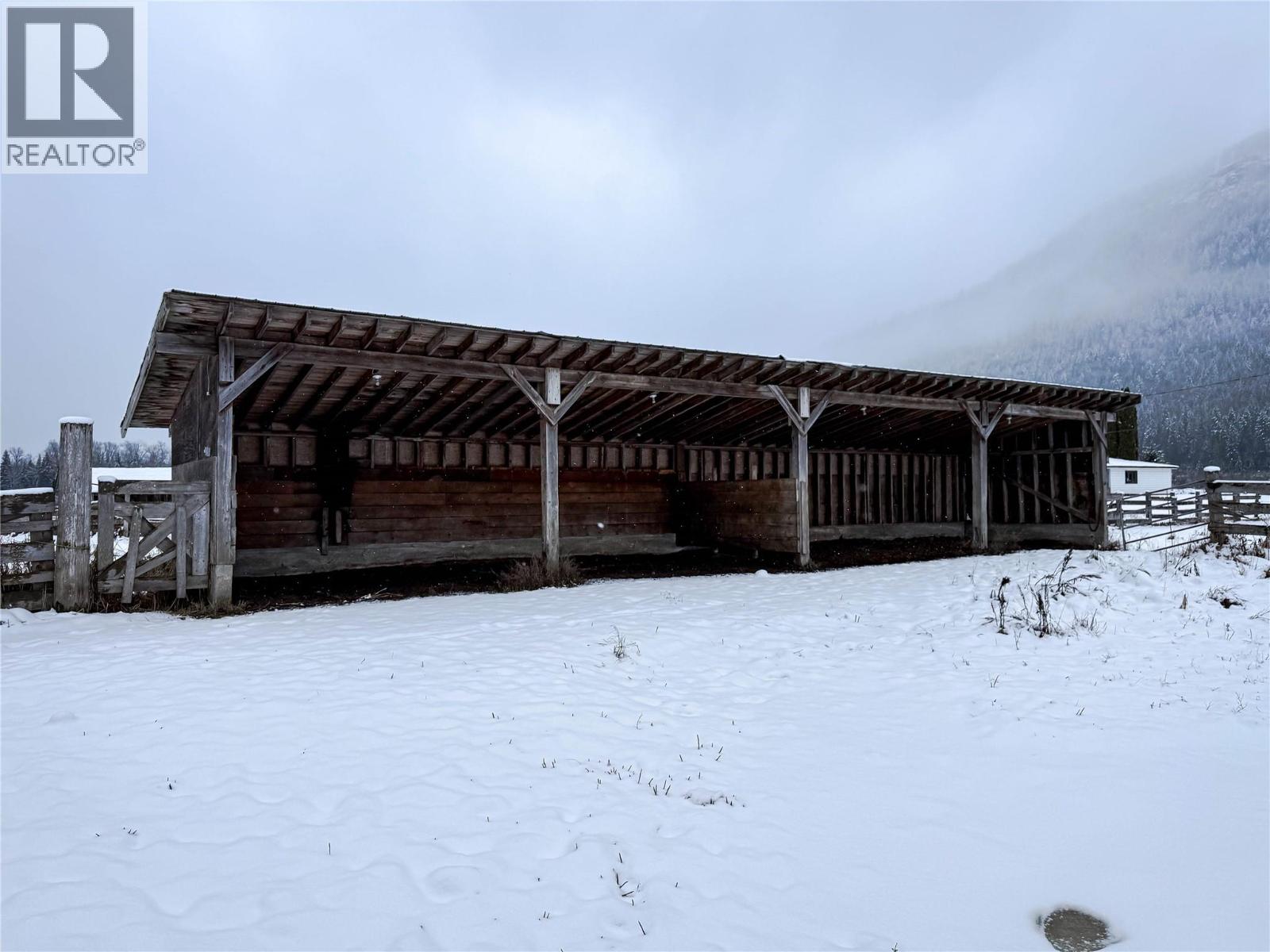 13226 31 Highway, Meadow Creek, British Columbia  V0G 1N0 - Photo 29 - 10376165