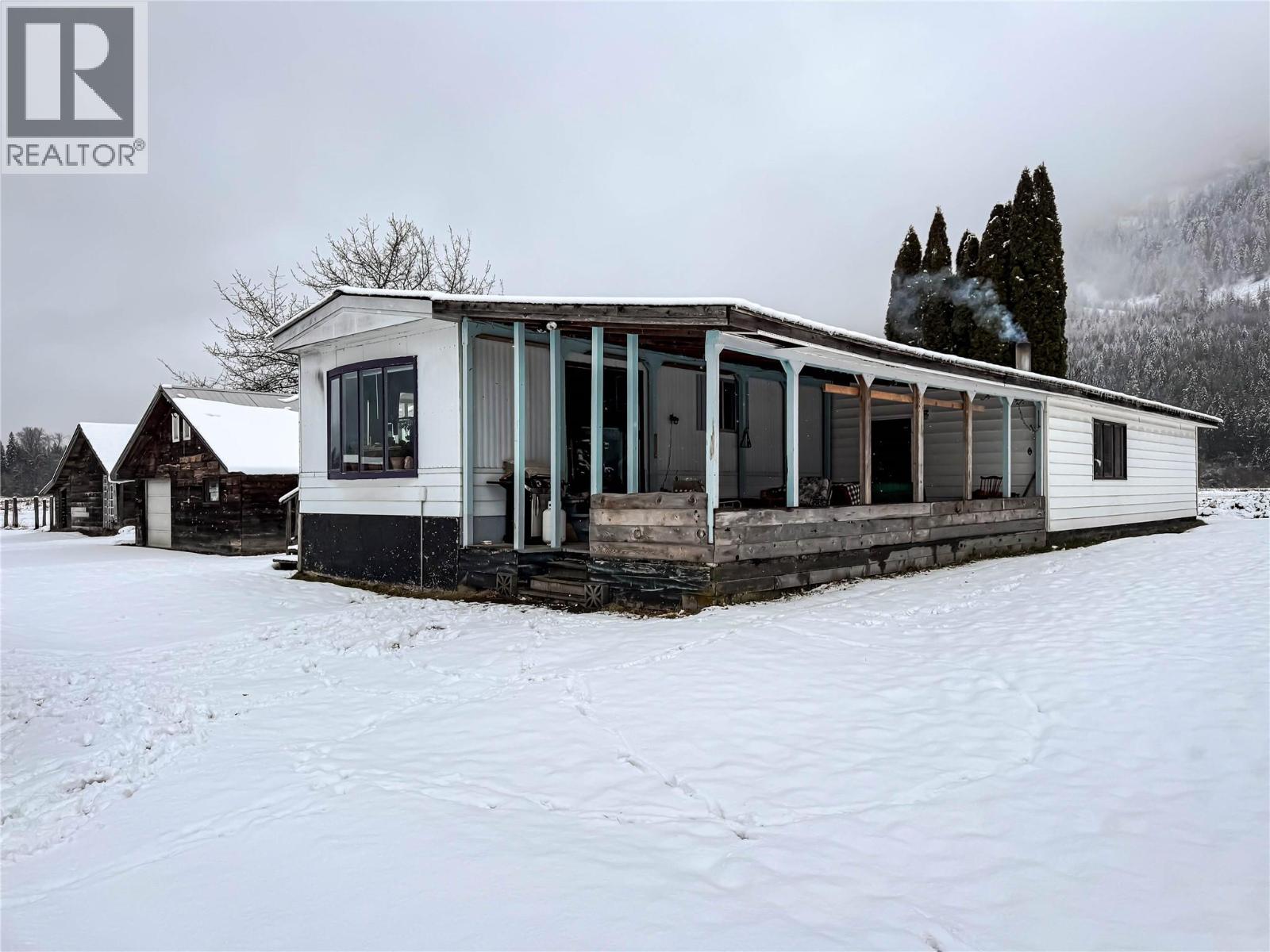 13226 31 Highway, Meadow Creek, British Columbia  V0G 1N0 - Photo 9 - 10376165