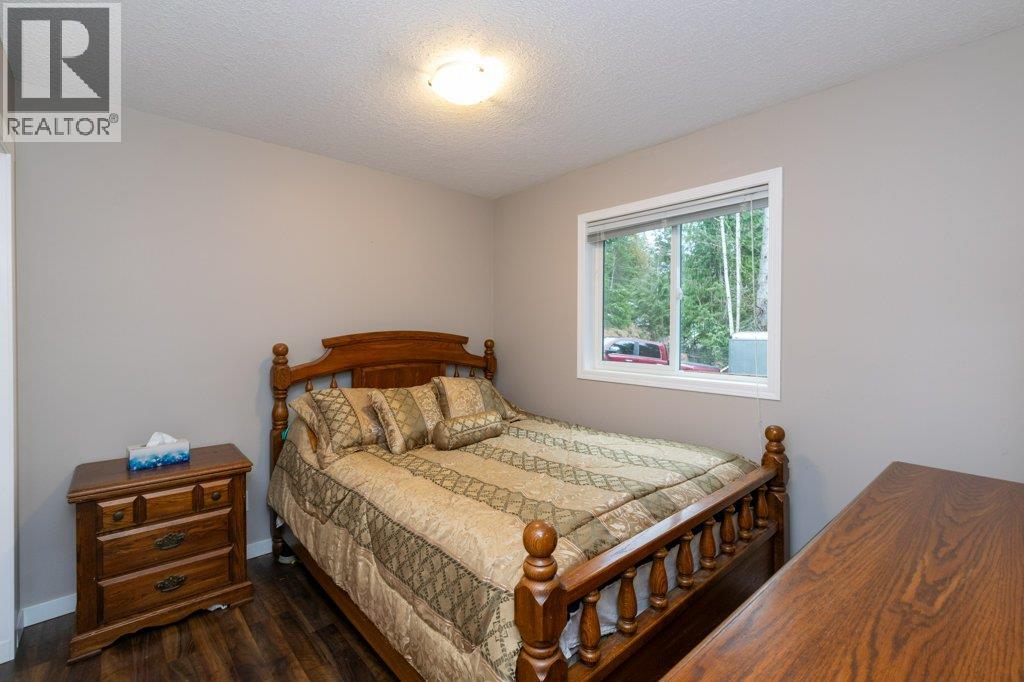 7268 Estate Place, Anglemont, British Columbia  V0E 1M8 - Photo 13 - 10376539