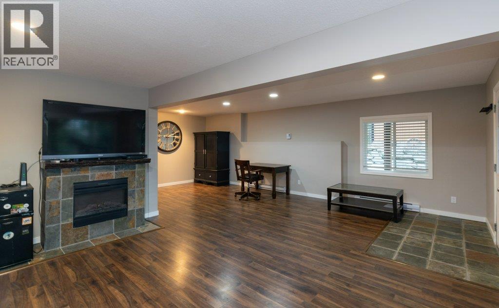 7268 Estate Place, Anglemont, British Columbia  V0E 1M8 - Photo 22 - 10376539