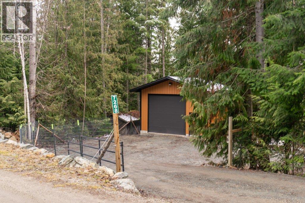 7268 Estate Place, Anglemont, British Columbia  V0E 1M8 - Photo 27 - 10376539