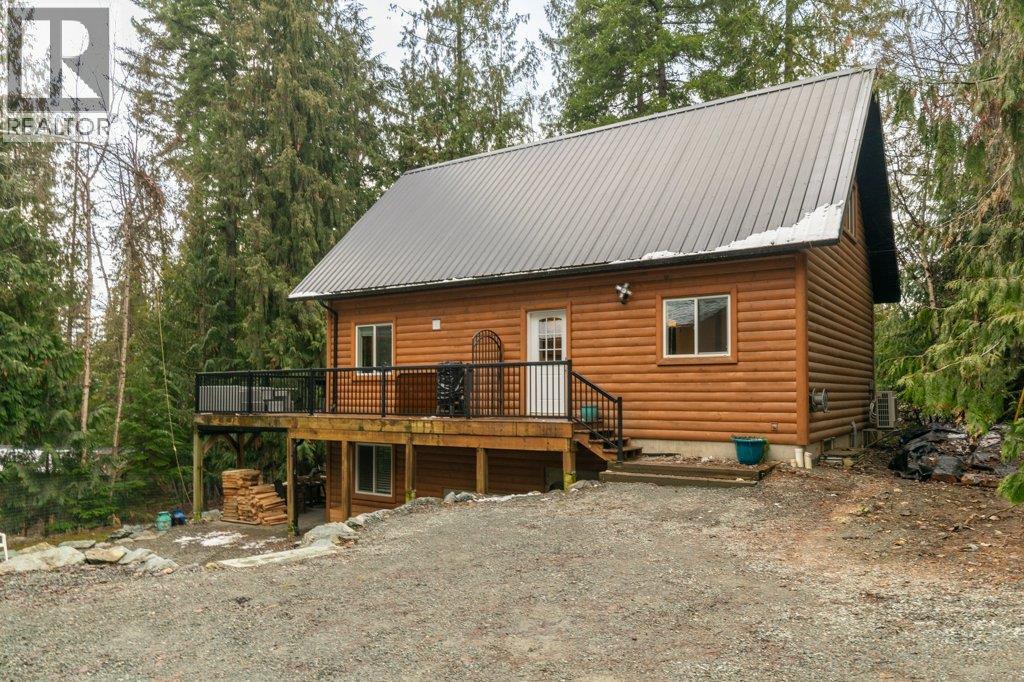 7268 Estate Place, Anglemont, British Columbia  V0E 1M8 - Photo 30 - 10376539