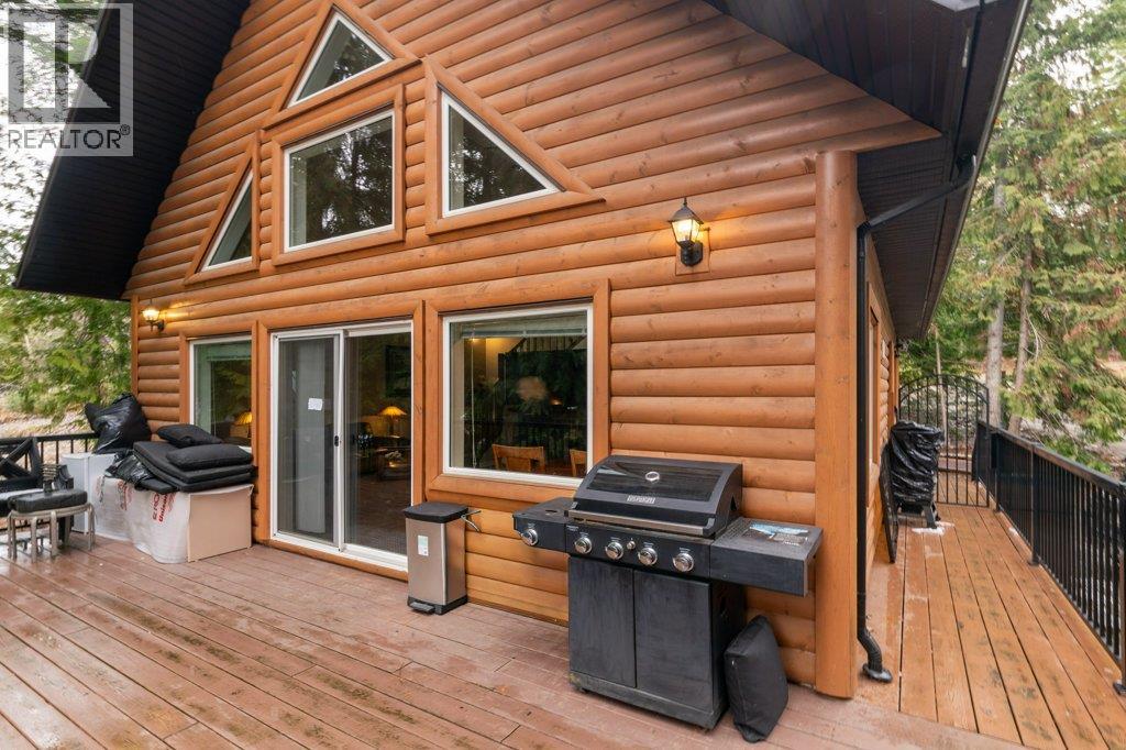 7268 Estate Place, Anglemont, British Columbia  V0E 1M8 - Photo 32 - 10376539