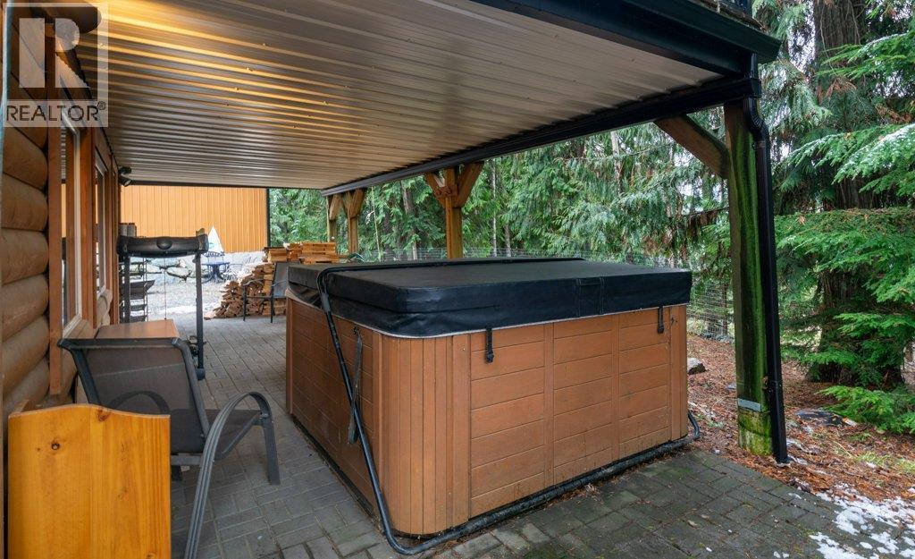 7268 Estate Place, Anglemont, British Columbia  V0E 1M8 - Photo 36 - 10376539