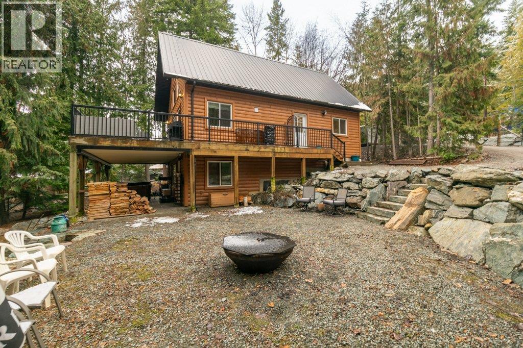7268 Estate Place, Anglemont, British Columbia  V0E 1M8 - Photo 41 - 10376539