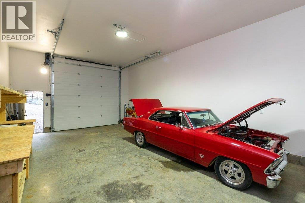 7268 Estate Place, Anglemont, British Columbia  V0E 1M8 - Photo 47 - 10376539