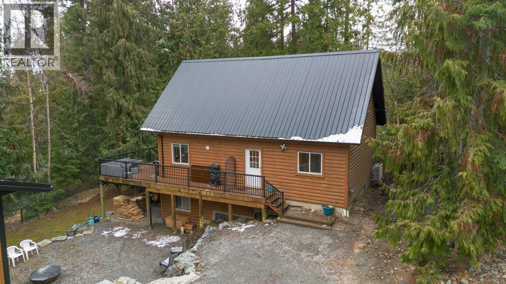 7268 Estate Place, Anglemont, British Columbia  V0E 1M8 - Photo 51 - 10376539