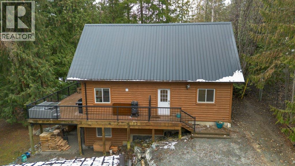 7268 Estate Place, Anglemont, British Columbia  V0E 1M8 - Photo 52 - 10376539