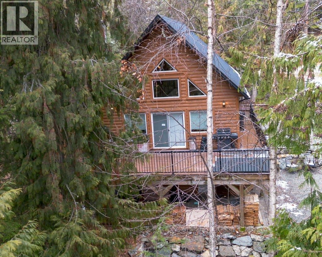 7268 Estate Place, Anglemont, British Columbia  V0E 1M8 - Photo 53 - 10376539