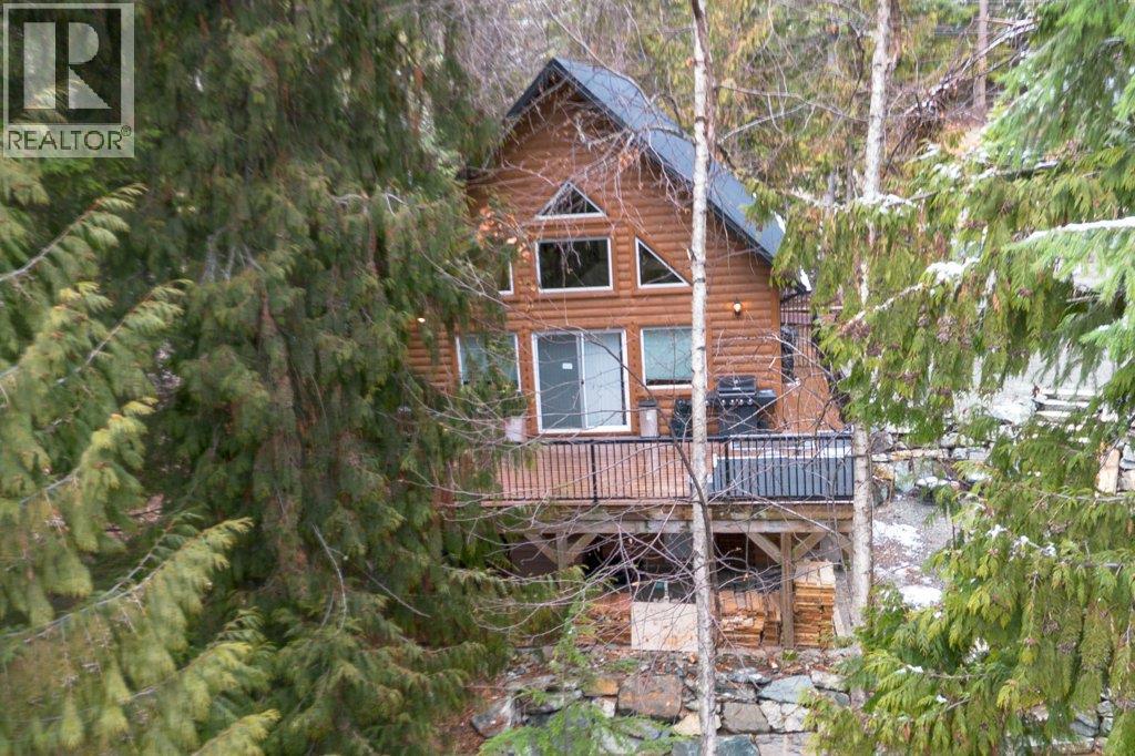7268 Estate Place, Anglemont, British Columbia  V0E 1M8 - Photo 54 - 10376539